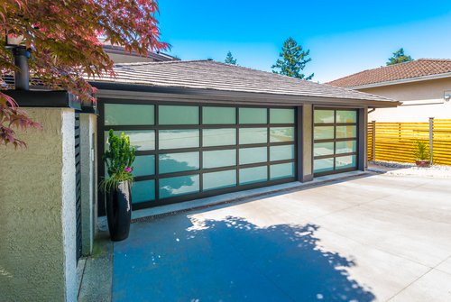 5 Ways to Customize Your Home Garage (1)