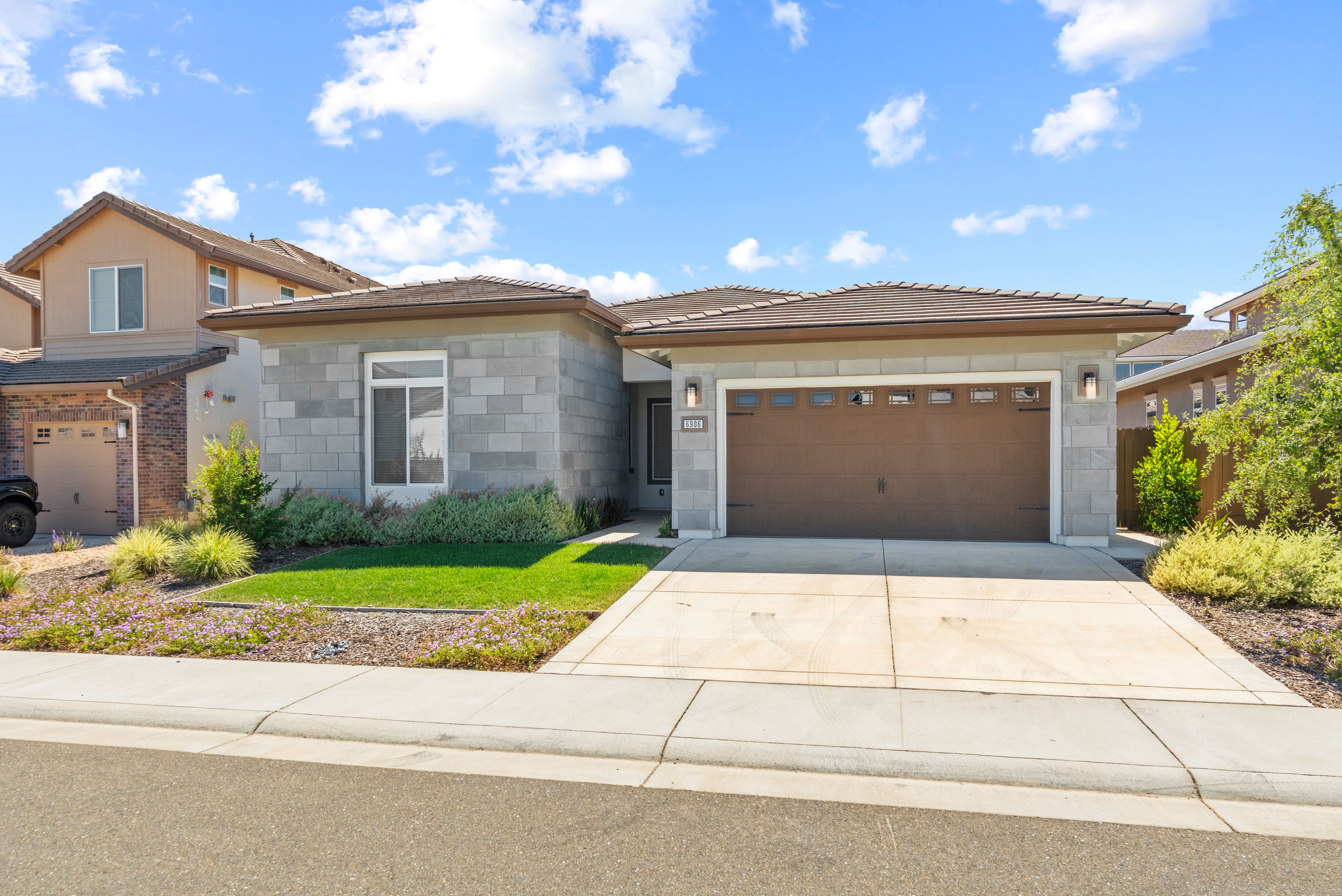 6906 Saratoga Estates Drive