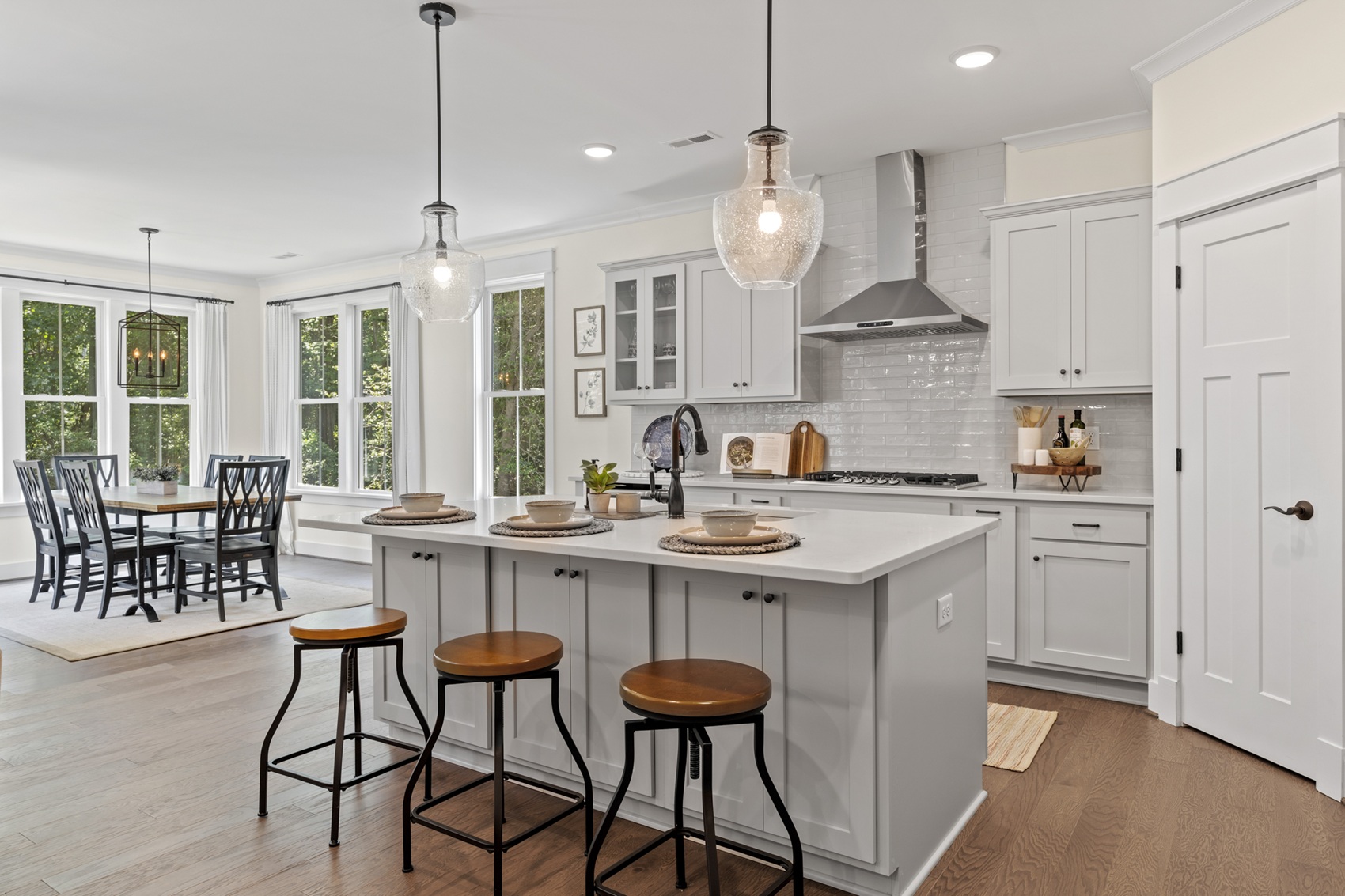Eat-in and kitchen in an Oakton II home.