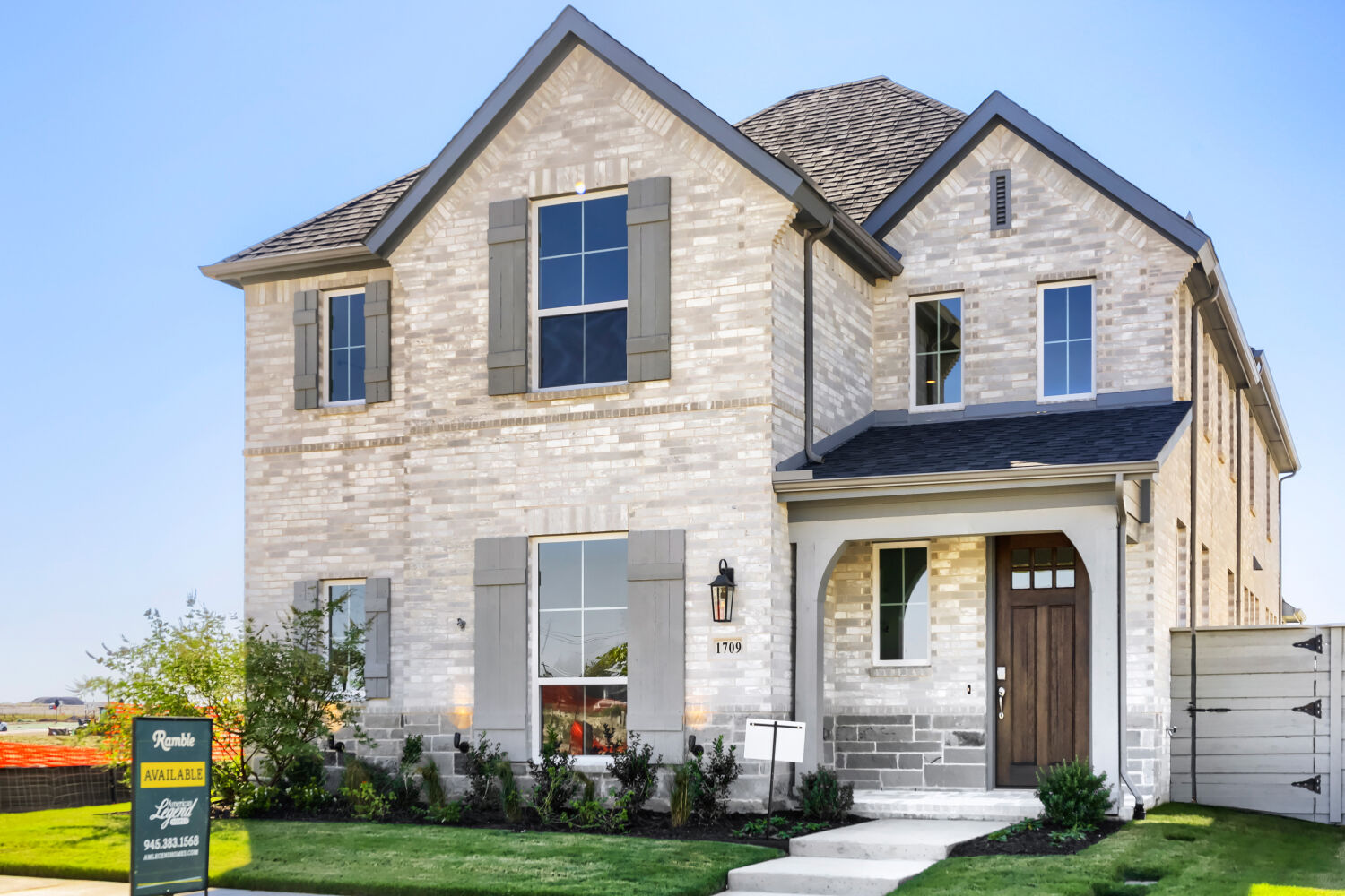 Plan 1460 at 1709 Clover Fern Drive, Celina, Texas: photo 3