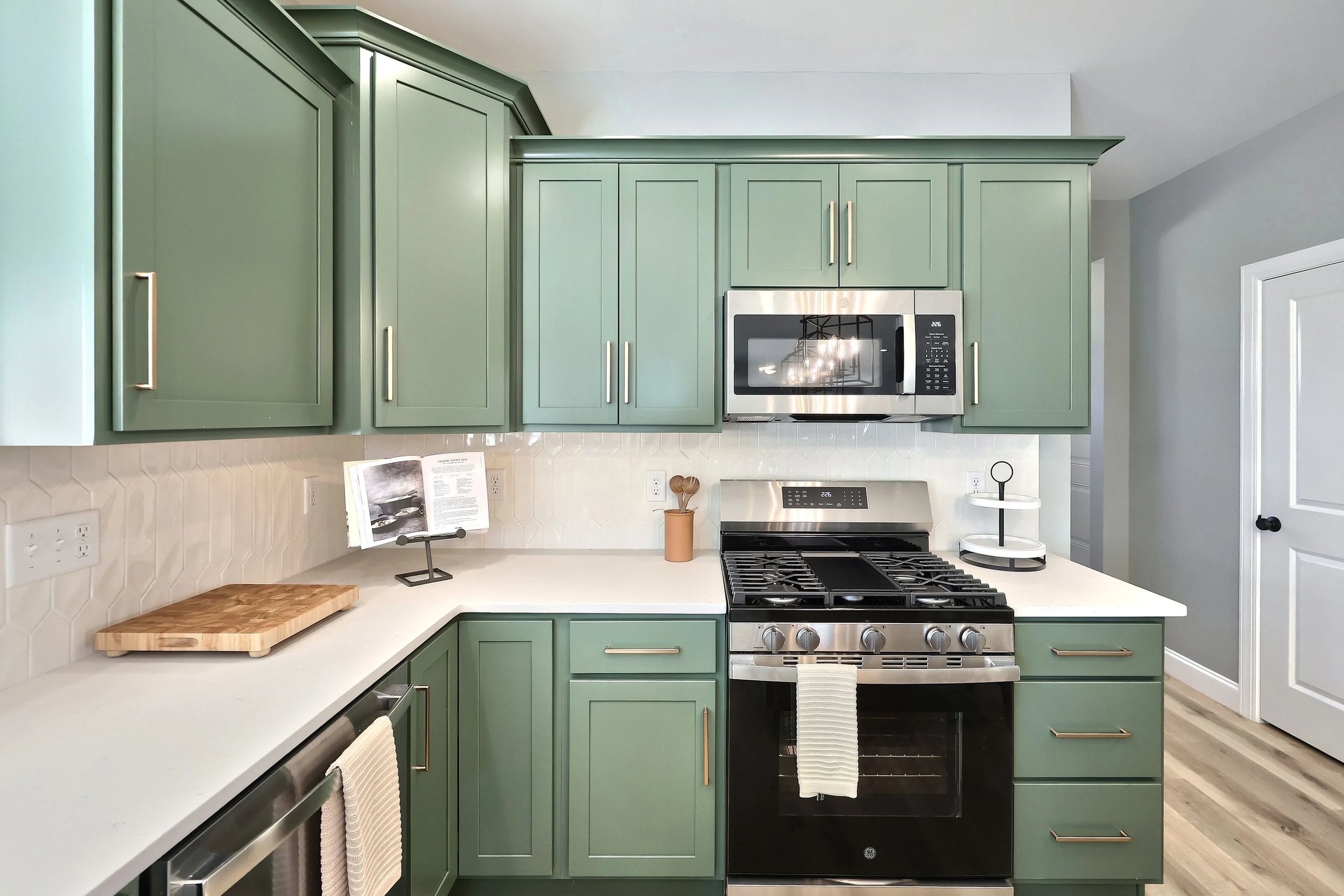 Kitchen Countertops, Backsplash, and Cabinetry in a Berks Homes Beacon Pointe Floorplan