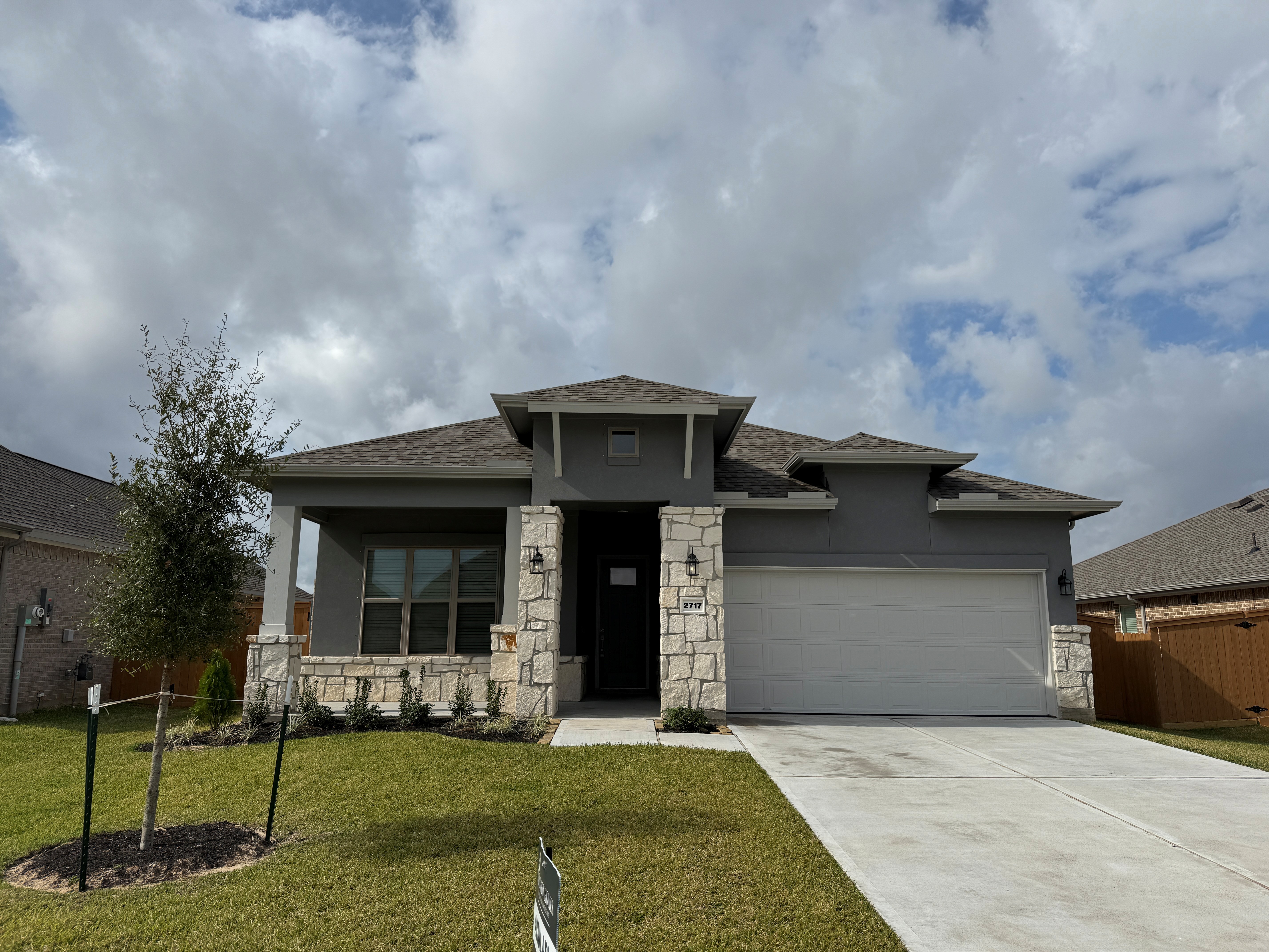 2717 Mackinac Bay Drive