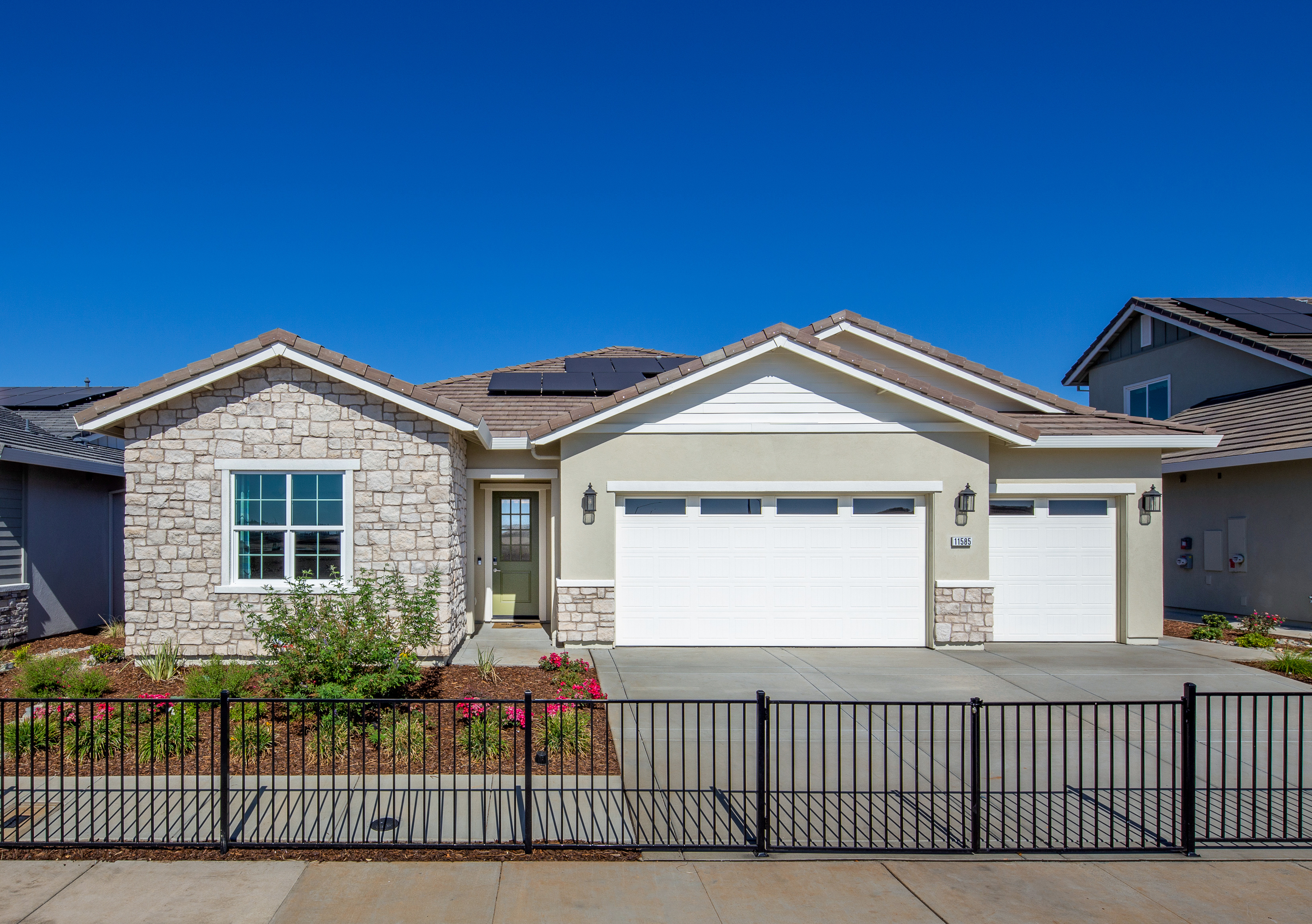 3016 Arenal Drive
