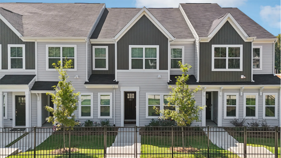 Mungo townhomes in the Sloan Station community.