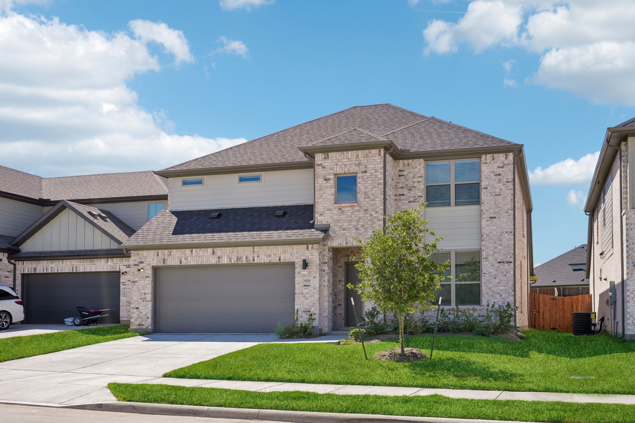 Wimbledon | Elevon at 928 Dewy Lake Place, Lavon, Texas: photo 2
