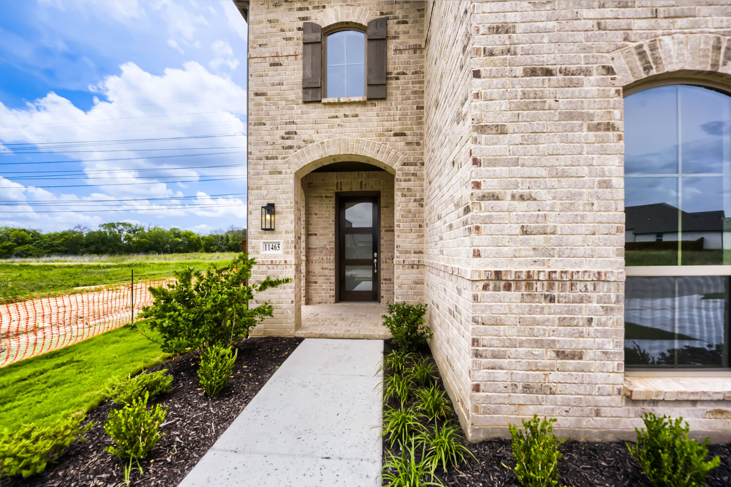 Plan 1687 at 11465 Wulstone Road, Fort Worth, Texas: photo 2