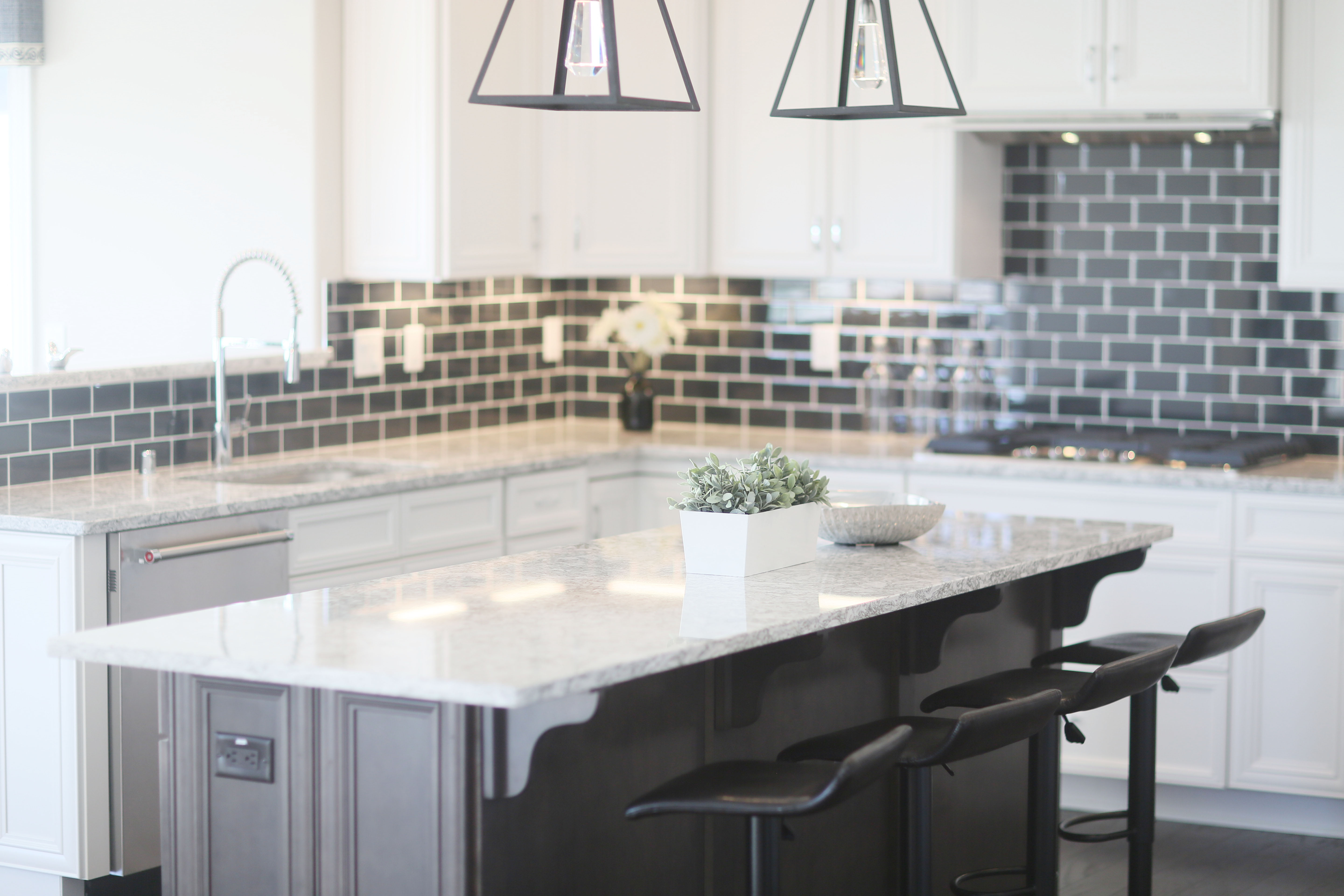 Tips for Throwing a Successful HouseWarming Party