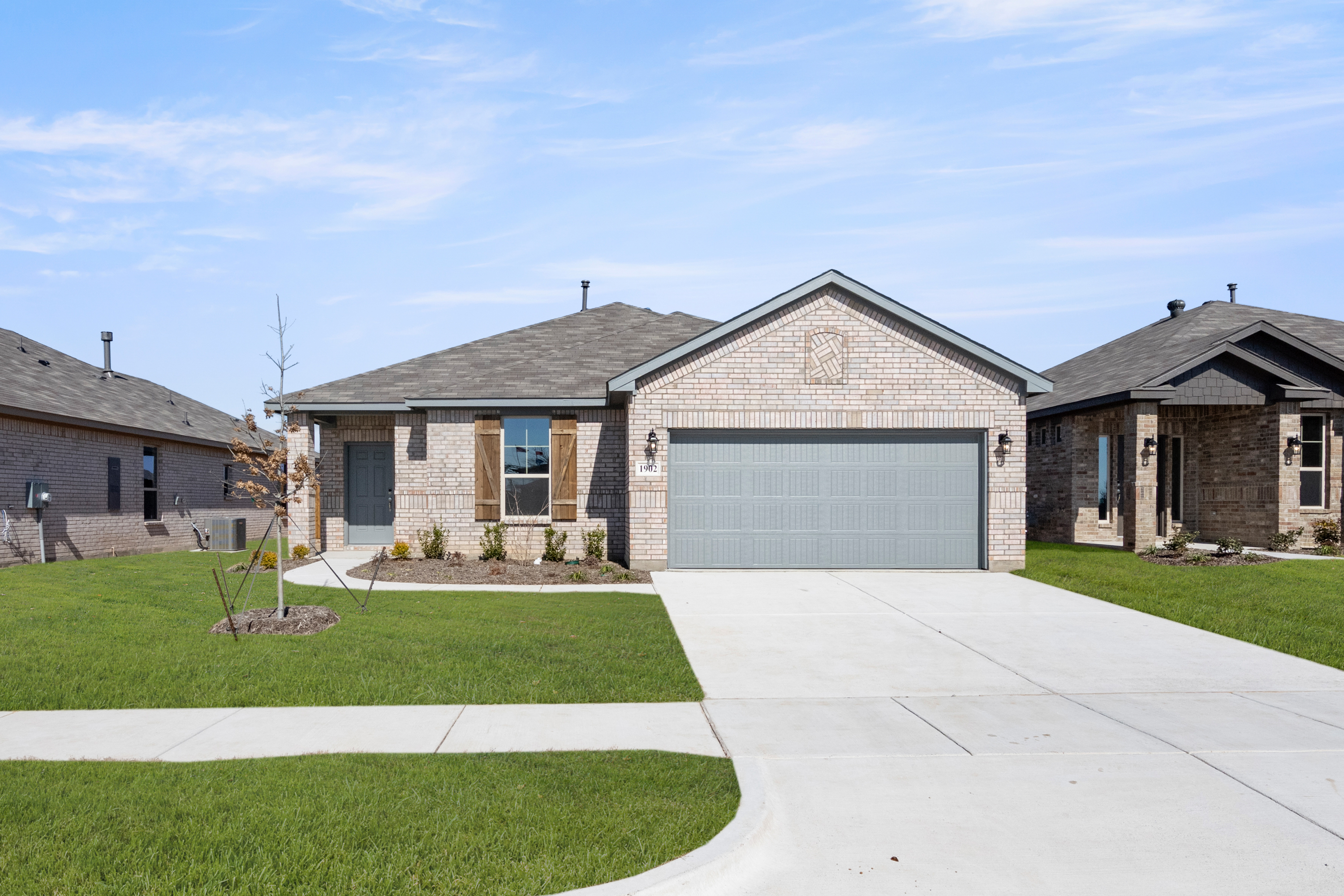 Woodstone at 1902 Cheyenne Drive, Cleburne, Texas: photo 2