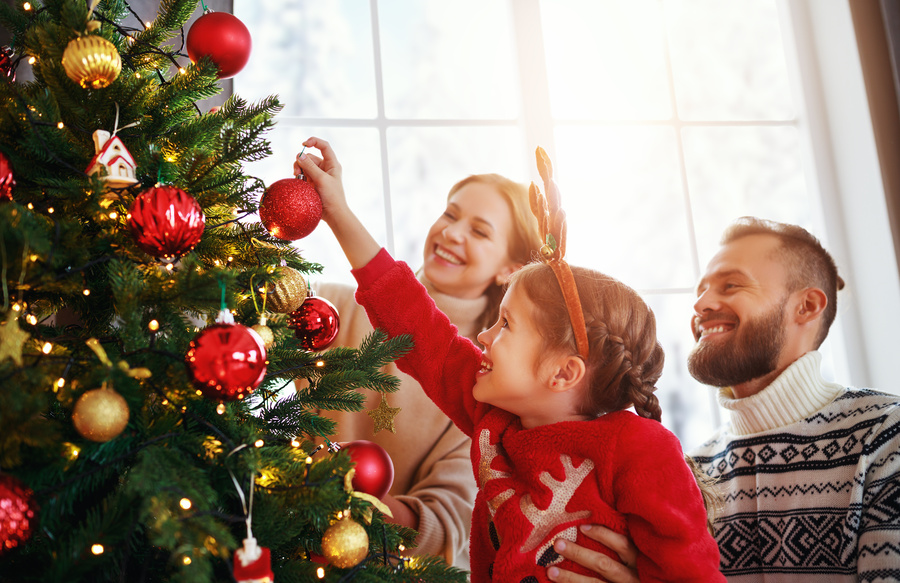 Creating Holiday Magic: How to Get Your Kids Involved in Festive Decorating
