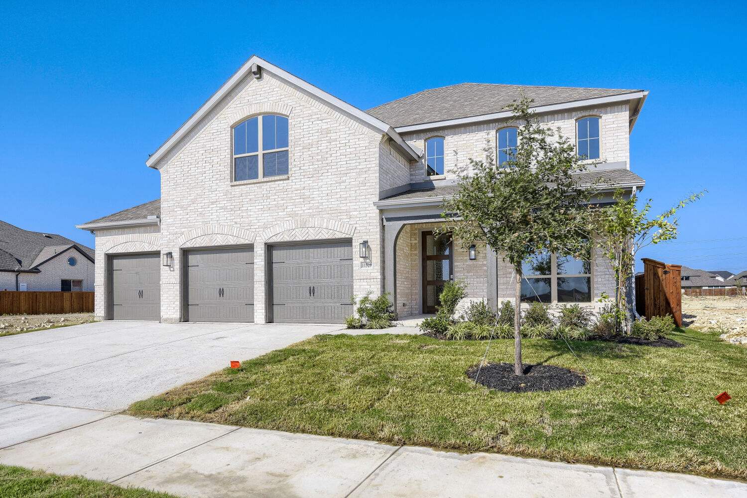 Plan 1542 at 11529 Vesper Row, Fort Worth, Texas: photo 2
