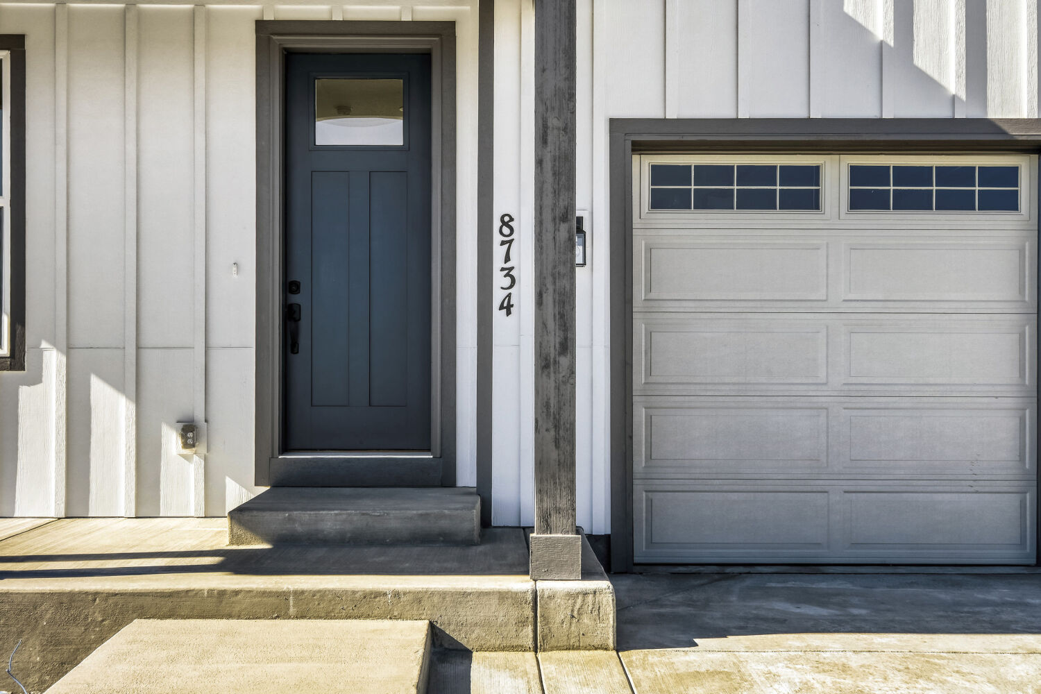 8734 San Diego - Front Entryway. Colorado Springs, CO New Home