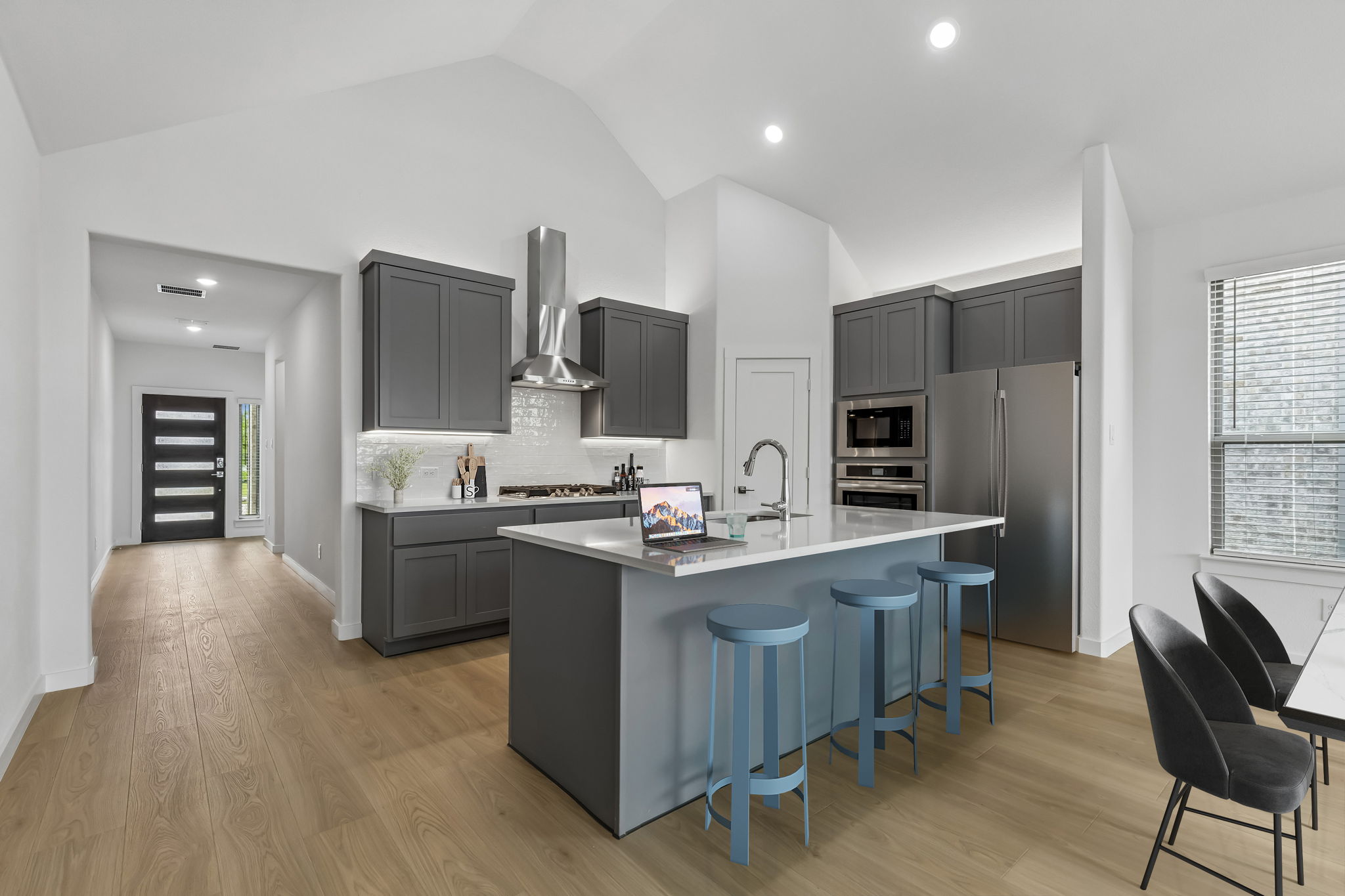 906 Sleepy Landing Drive