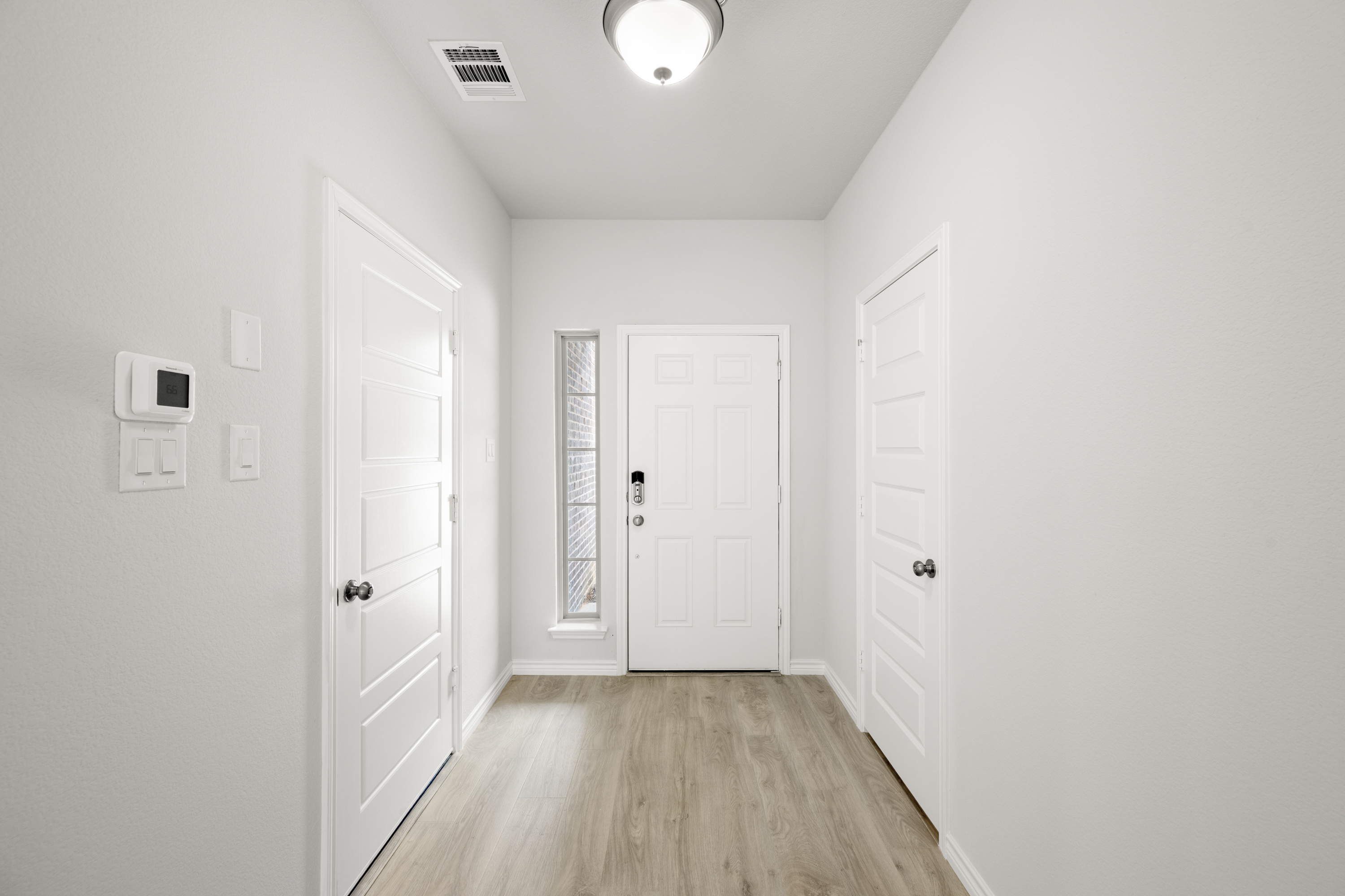 Duplex 3 at 400-402 Trailhead Lane, Denton, Texas: photo 3