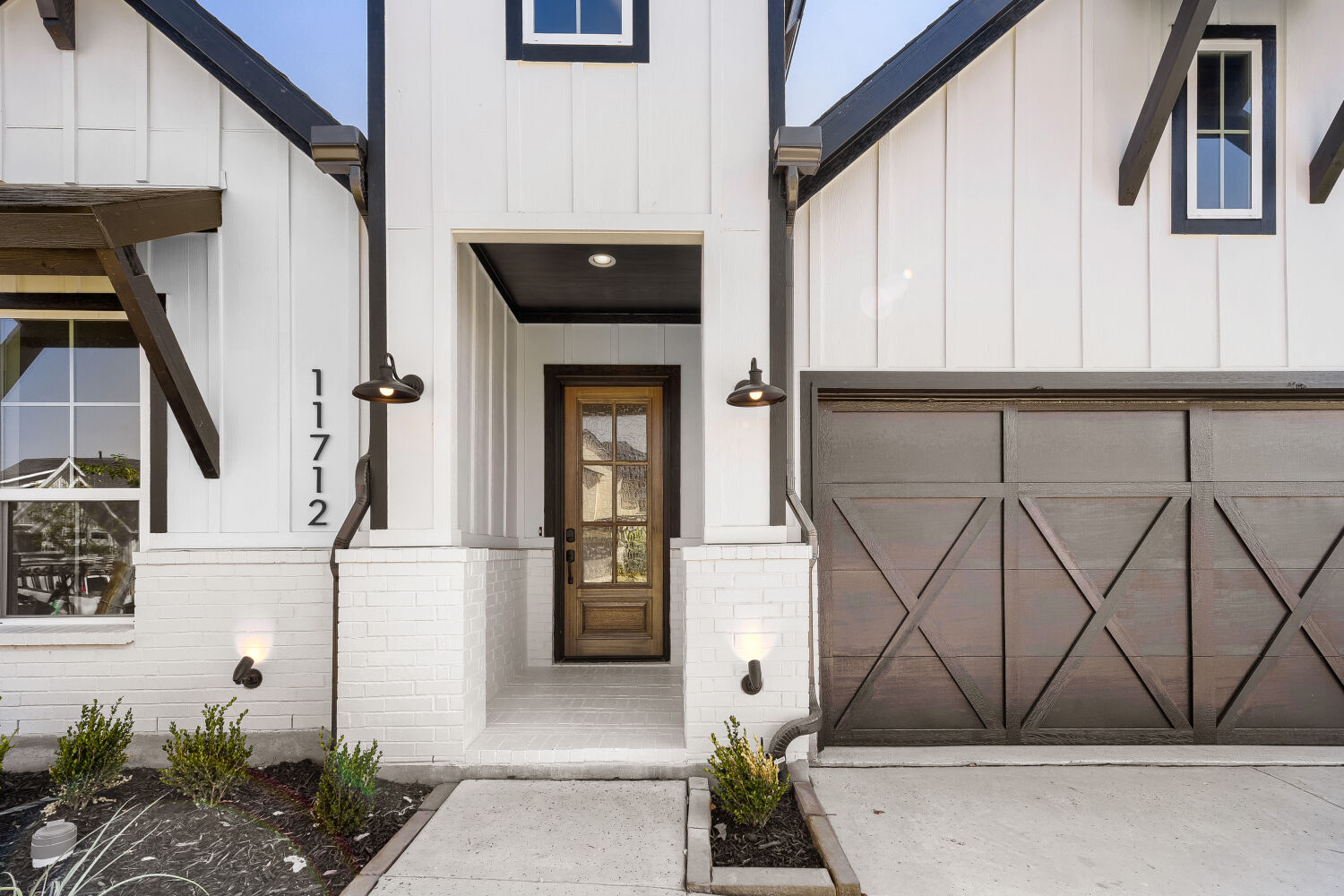 Plan 1560 at 11712 Wildwood Street, Justin, Texas: photo 3