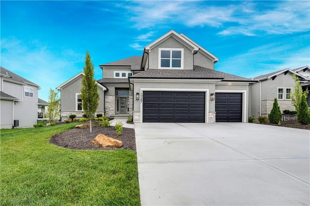 15387 W 161st Ter — New Mark Homes