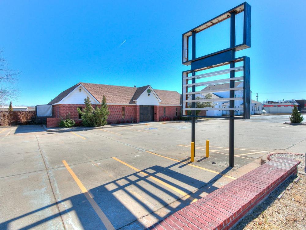 $9/sqft Office Lease Near Tinker AFB 3