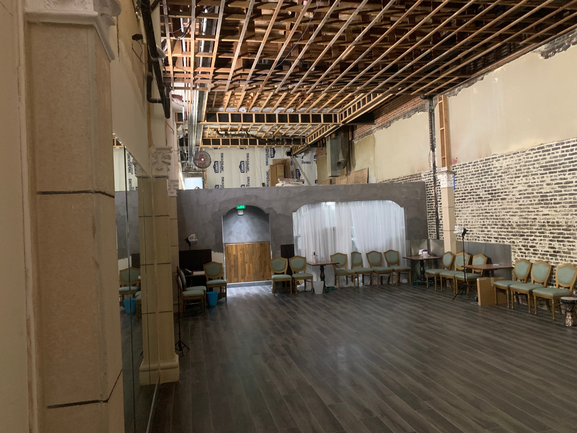 Fully Fixturized Restaurant Space for Lease in the Heart of Glendale 3