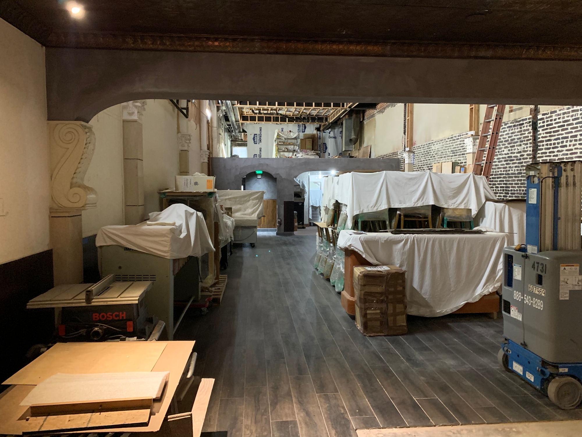 Fully Fixturized Restaurant Space for Lease in the Heart of Glendale 5