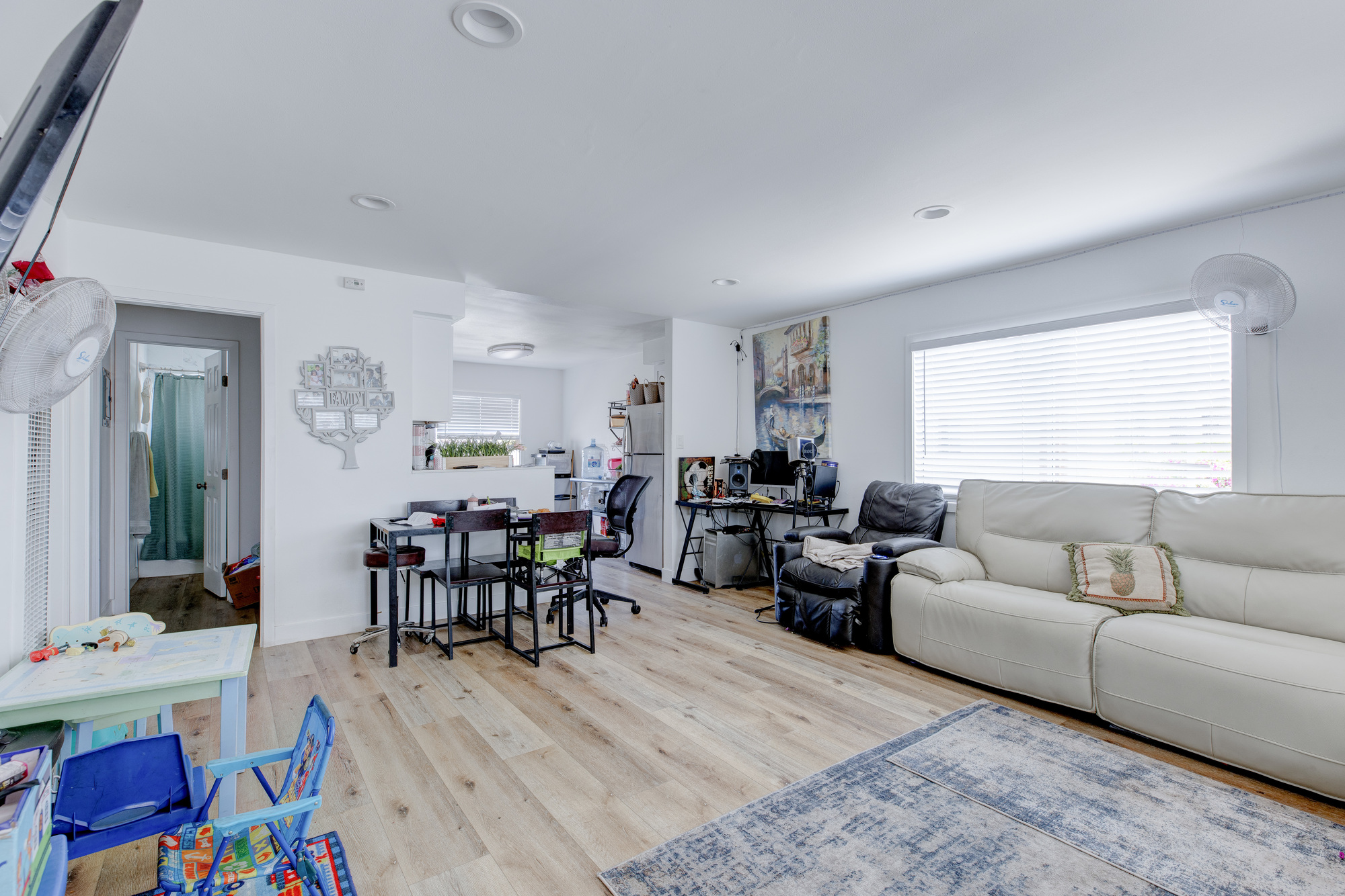 1720 Cerritos Ave thumbnail 22