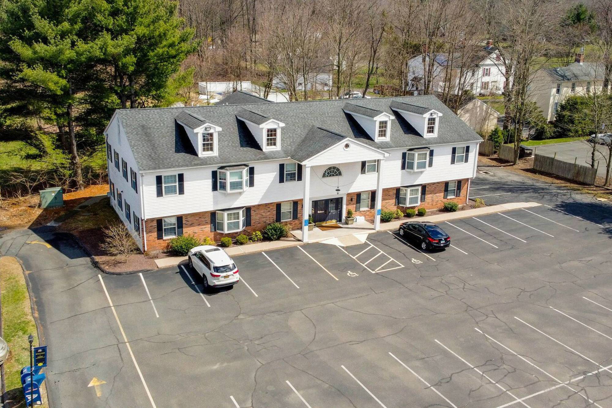 Professional Private Office Space / Co-op working spaces available