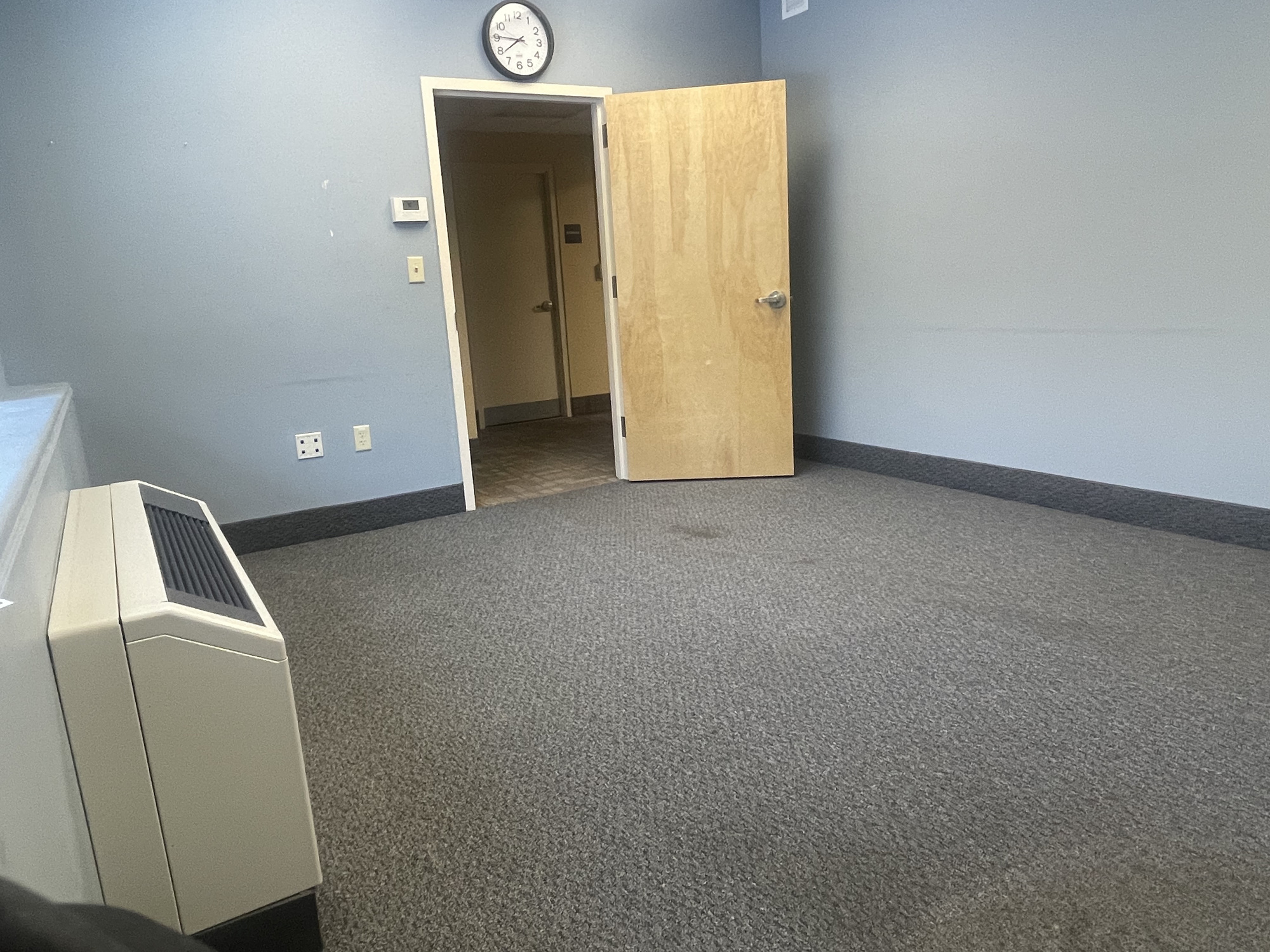 200 Hillside Circle, photo 17