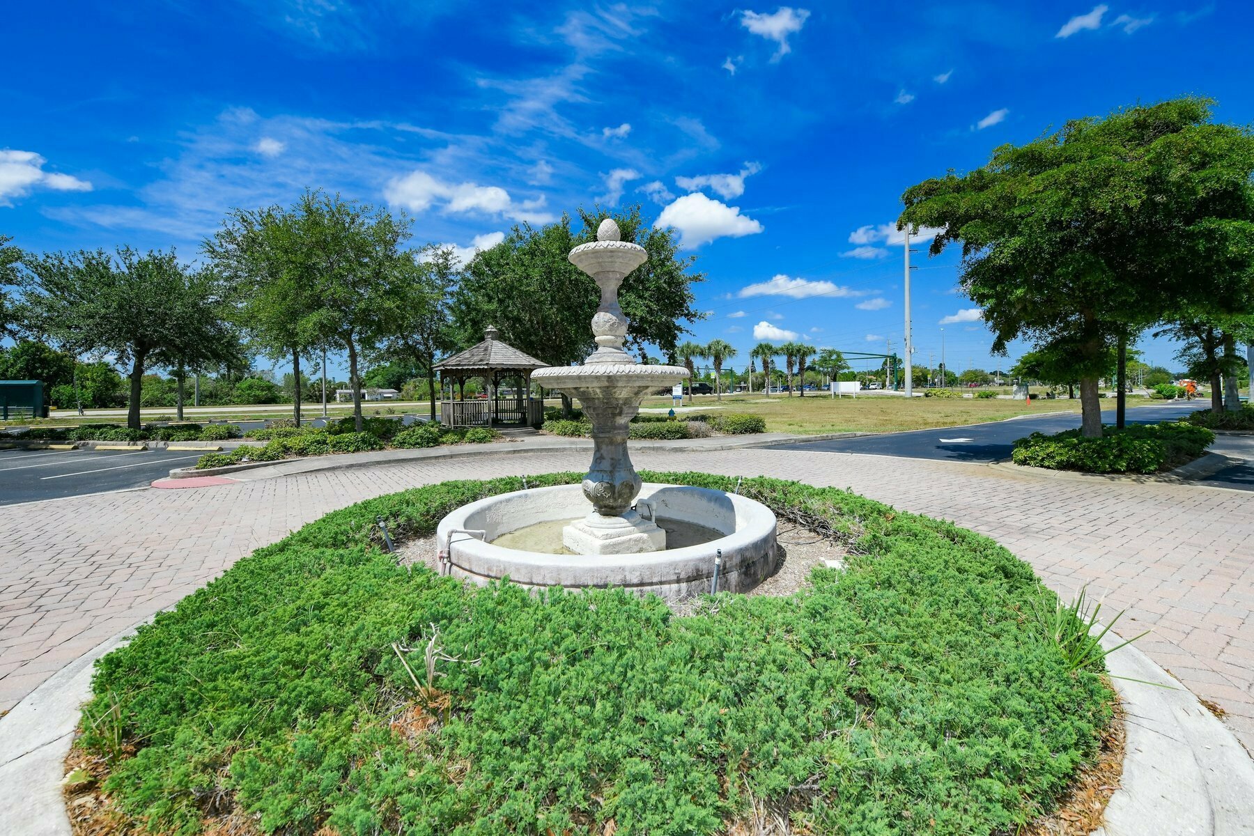 5920 Pan American Blvd - photo 25 of 92