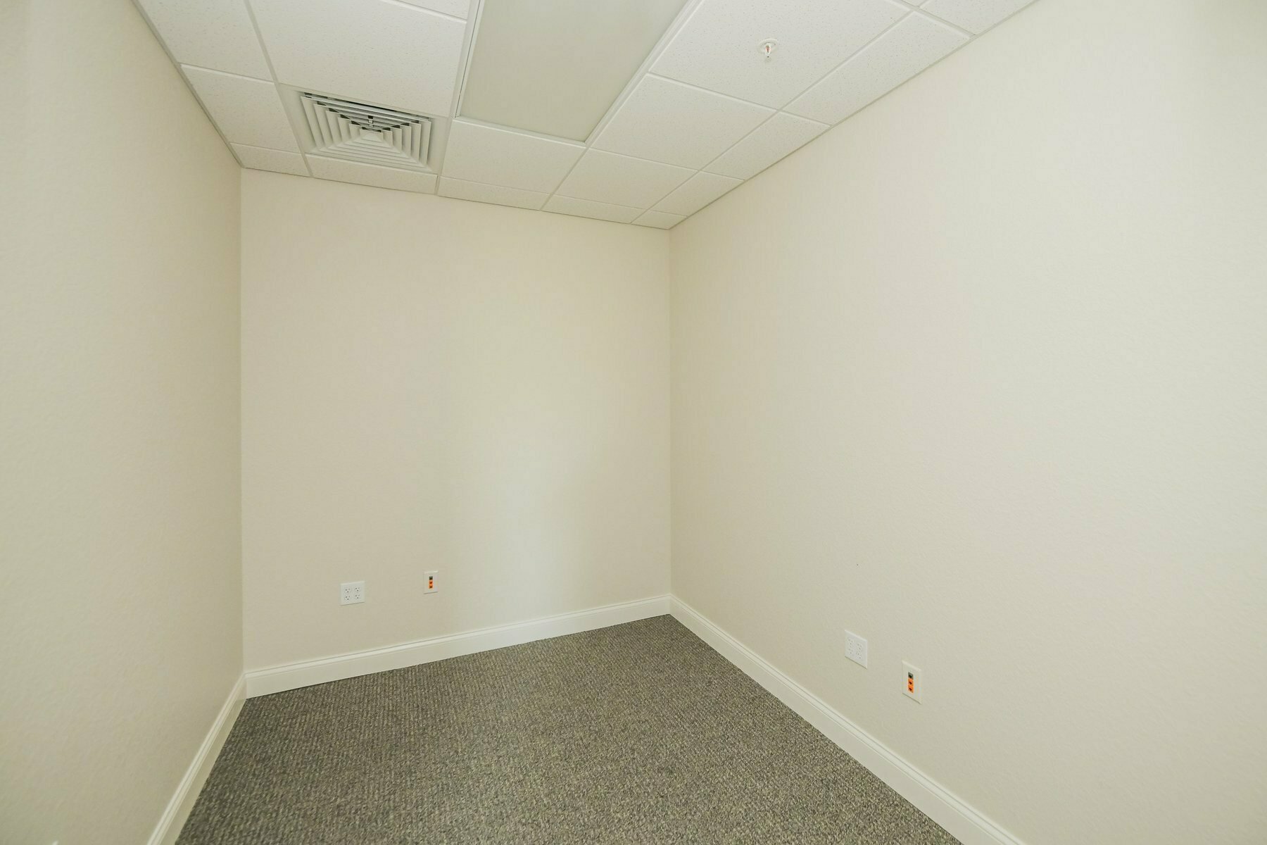 5920 Pan American Blvd - photo 60 of 92