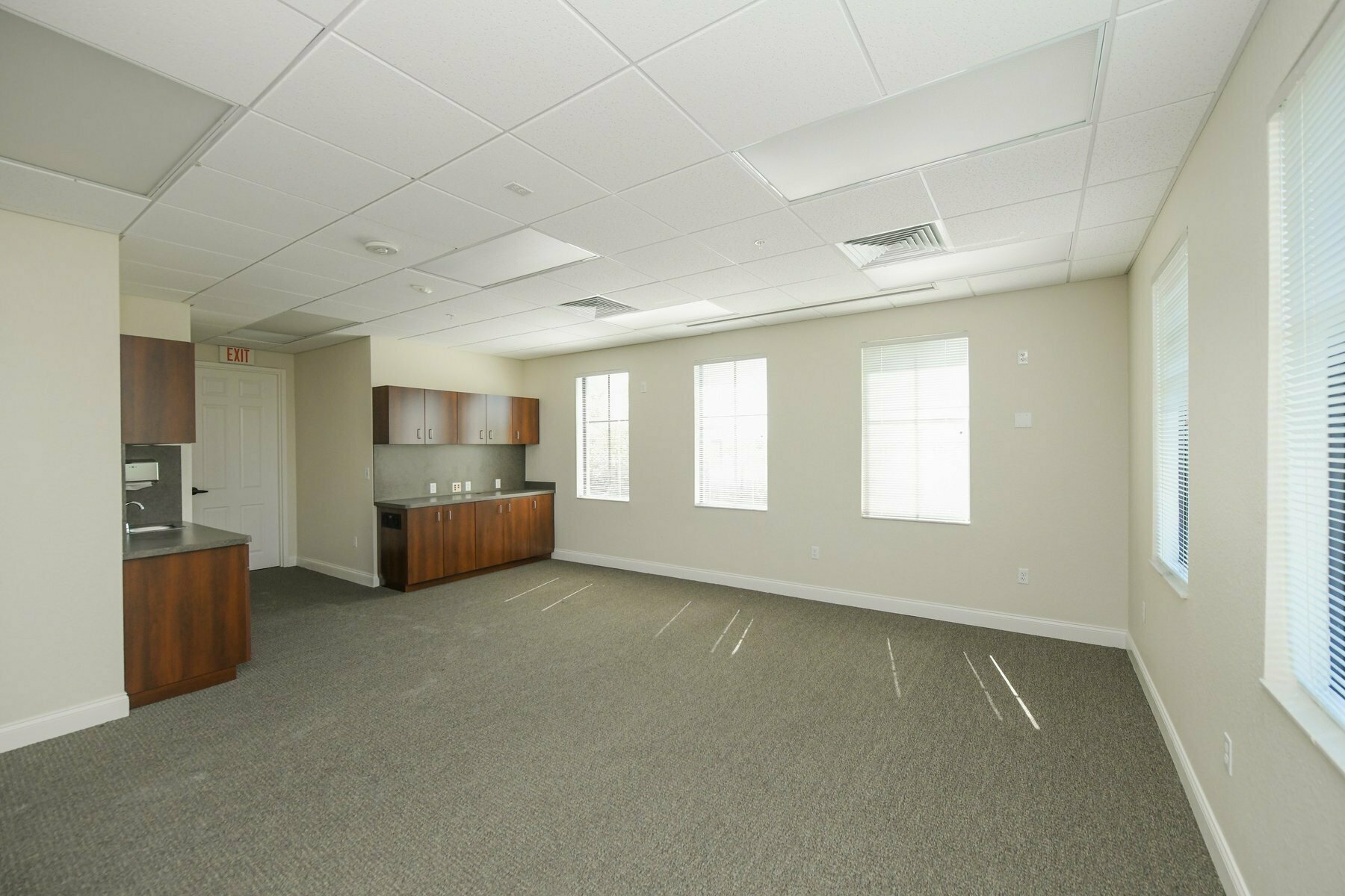 5920 Pan American Blvd - photo 63 of 92