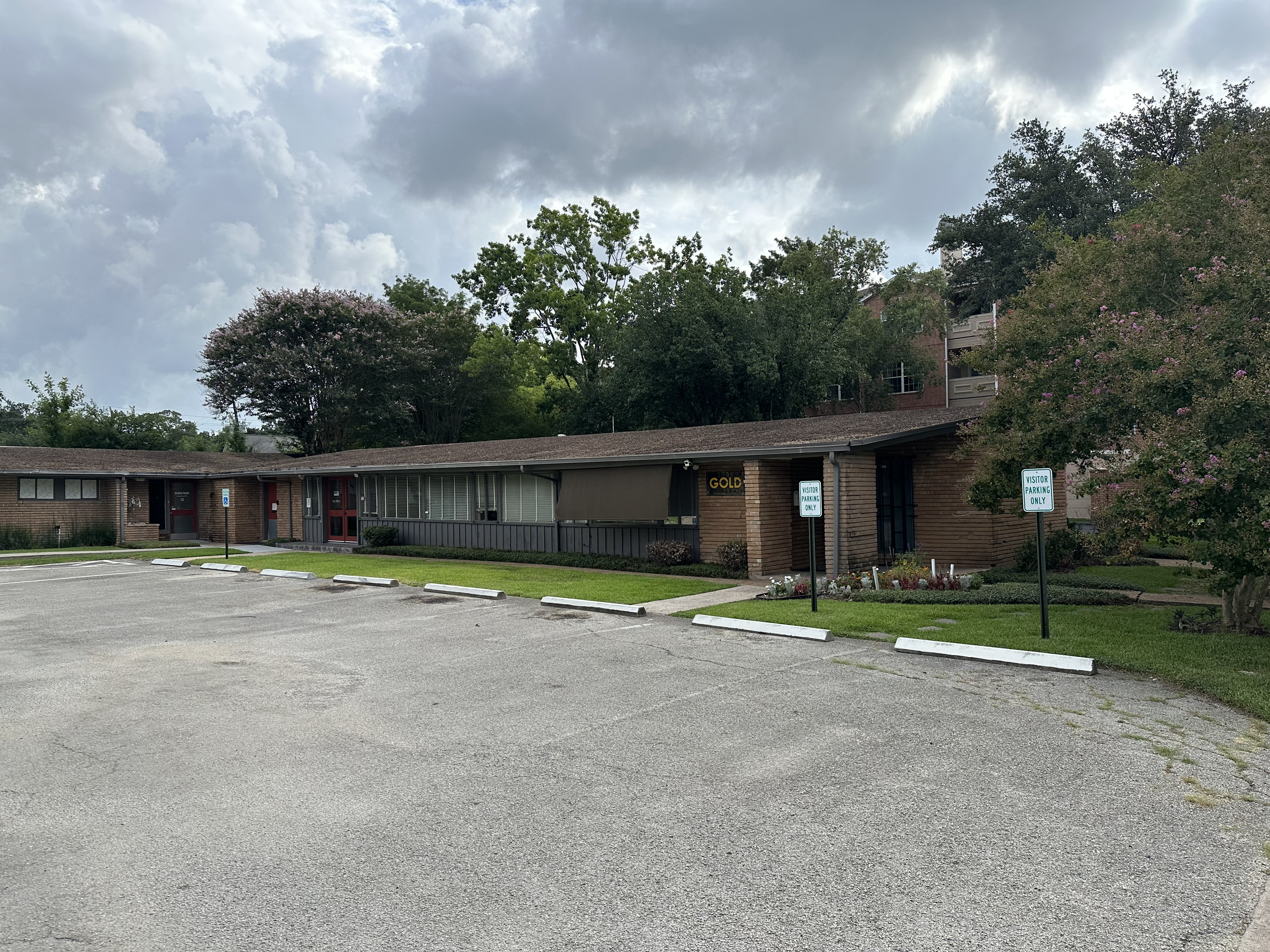 River Oaks Office Building for Lease - 2120 Welch St