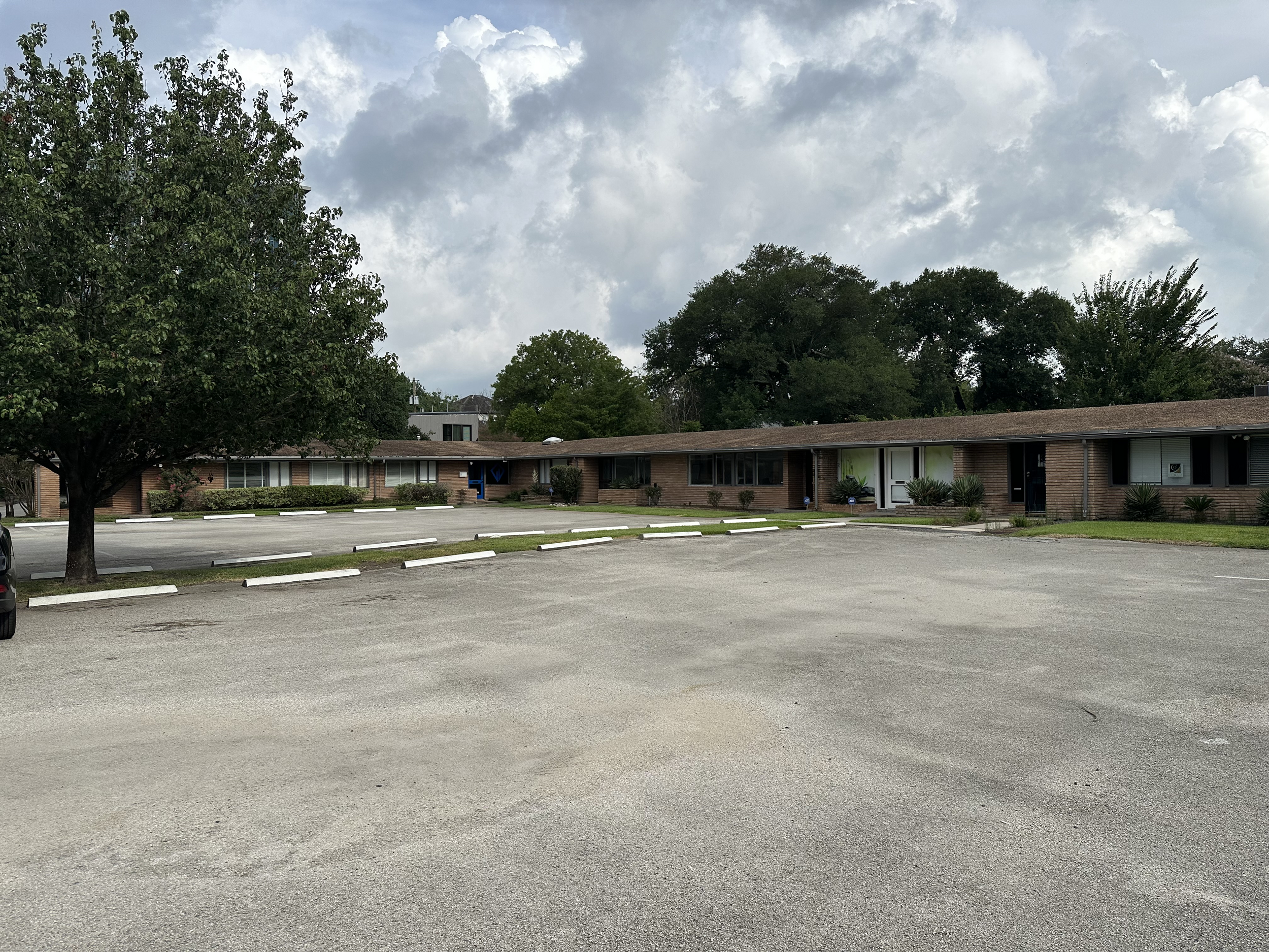 River Oaks Office Building for Lease - 2120 Welch St 3