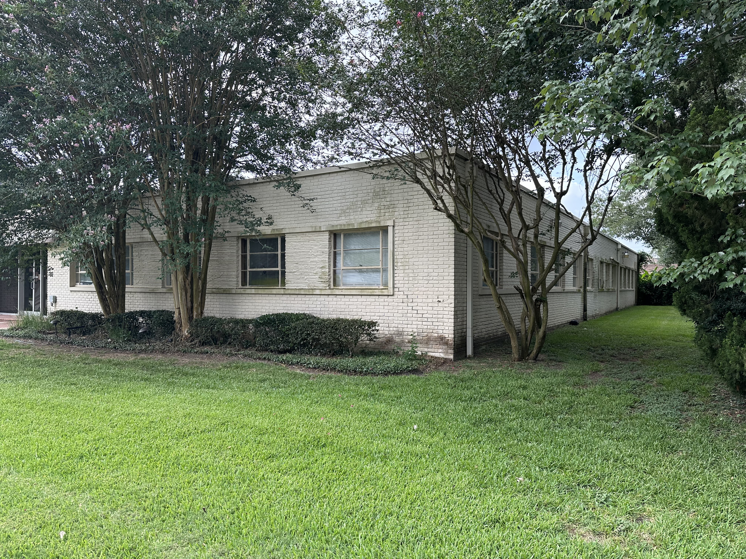 River Oaks Office Building for Lease - 2121 San Felipe St, Houston, TX 77019-5668 3