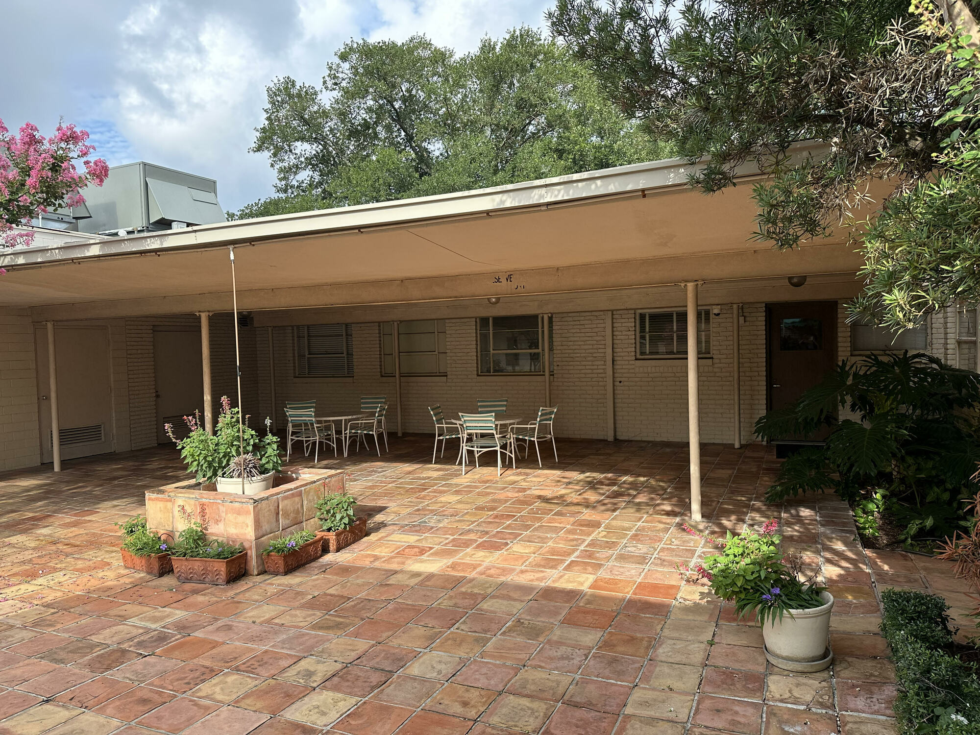 River Oaks Office Building for Lease - 2121 San Felipe St, Houston, TX 77019-5668 5