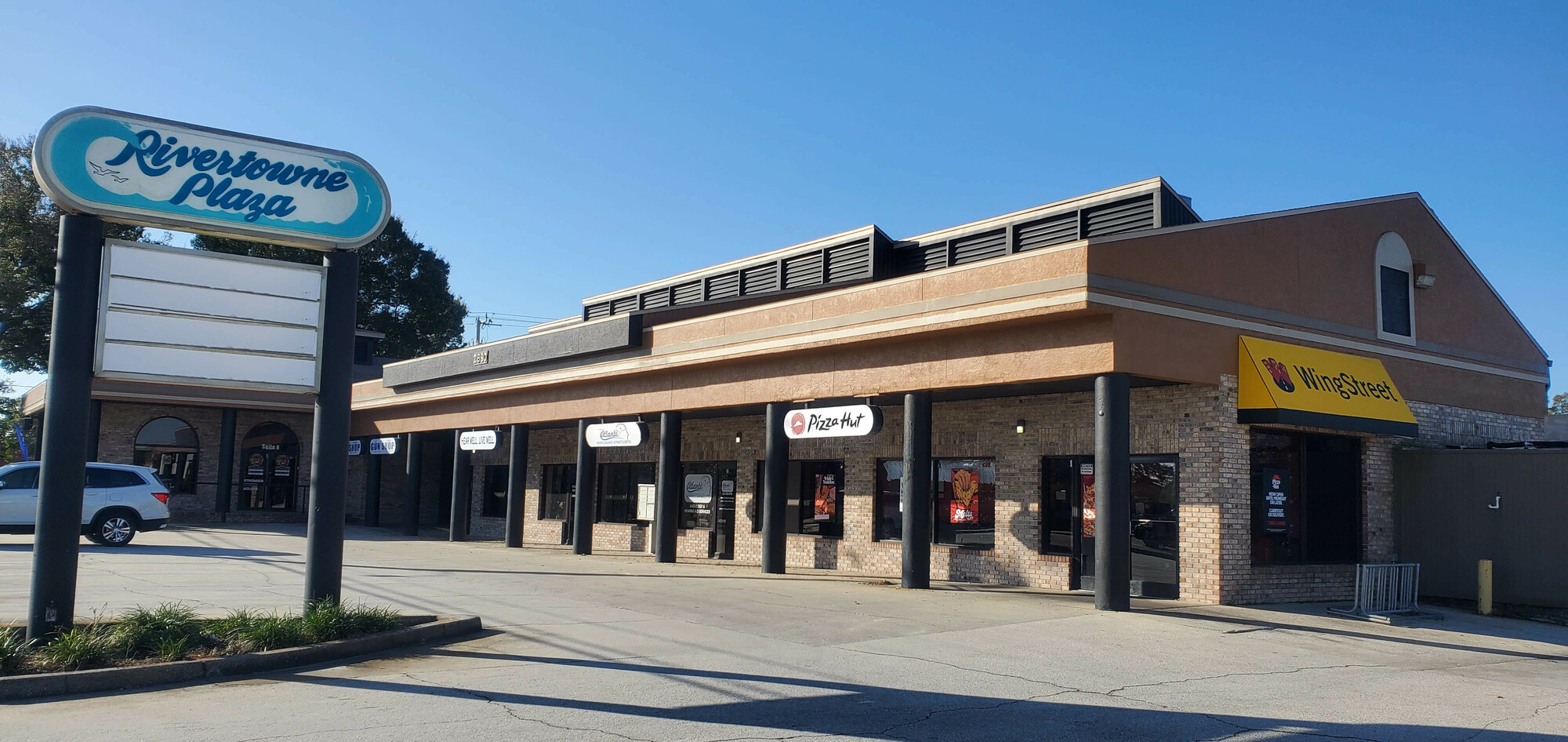 FOR SALE - INVESTMENT PROPERTY IN PRIME RETAIL LOCATION