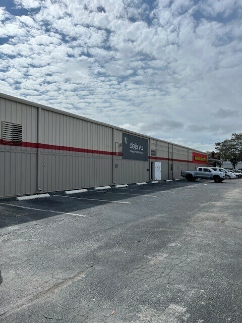 4351 34th St N, St Petersburg, FL 33714