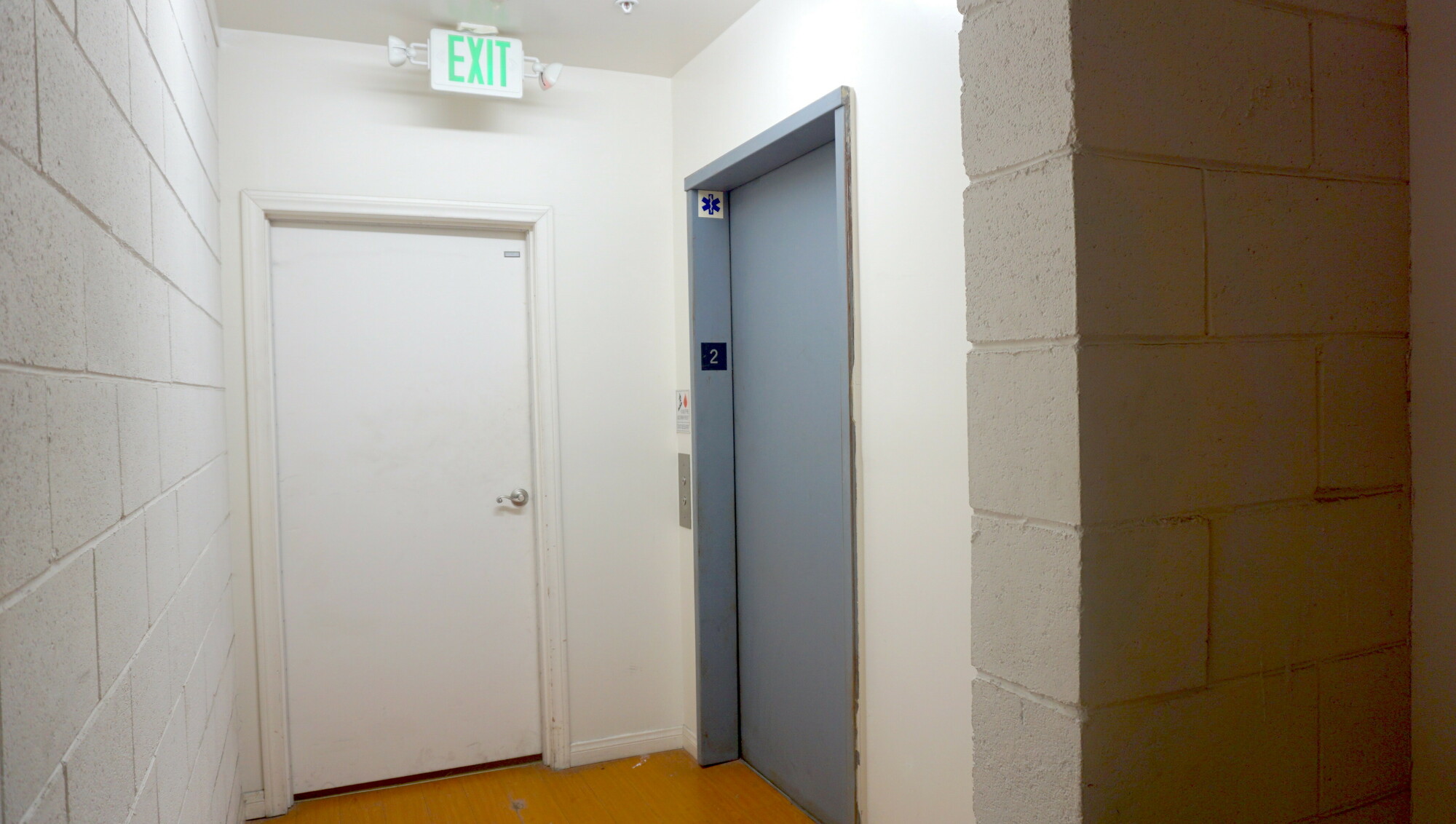 1,200 sq/ft +/- Office Space For Lease 5