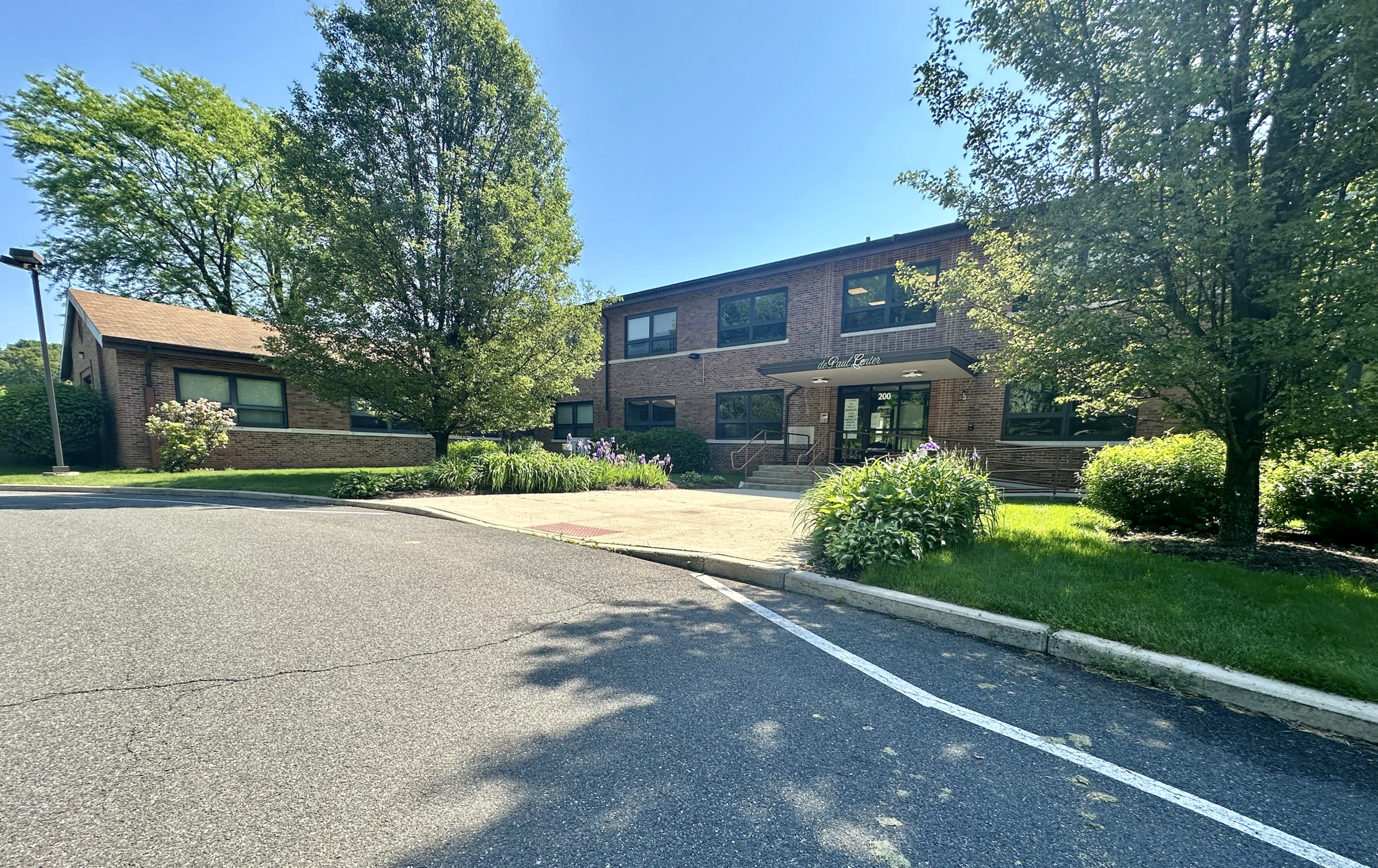 200 Hillside Circle, photo 2