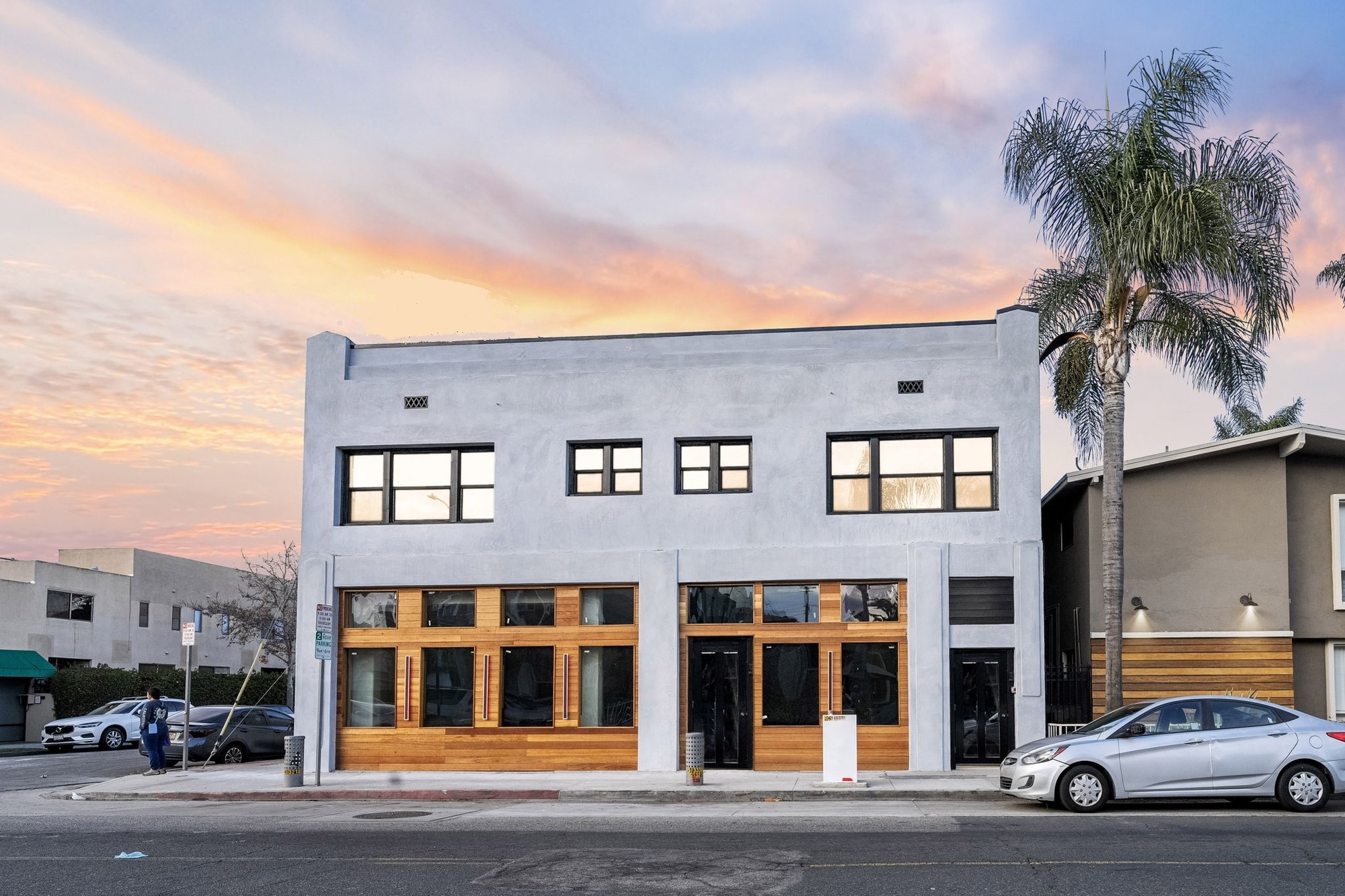 1427 E 4th St thumbnail 2