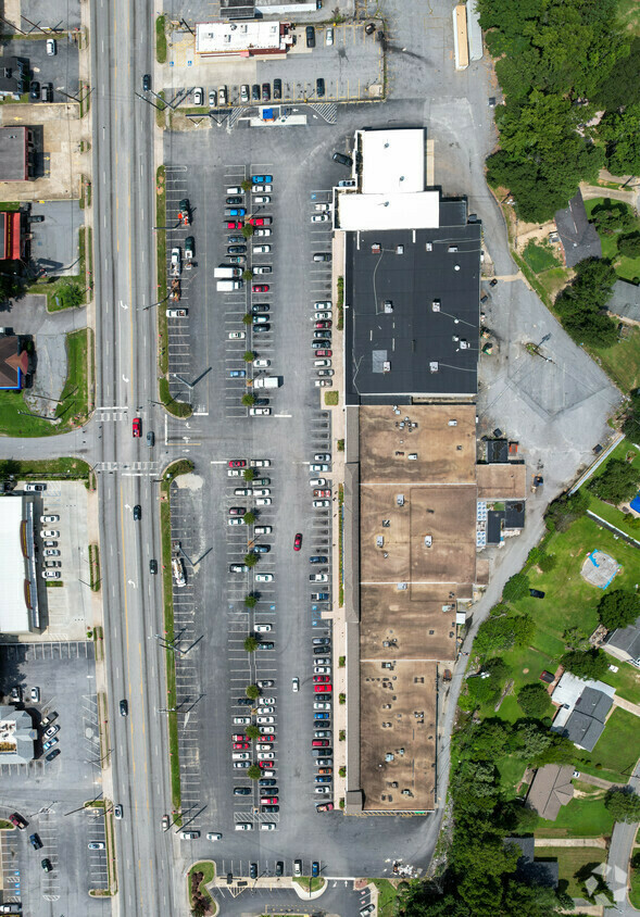 Starmount Plaza Shopping Center