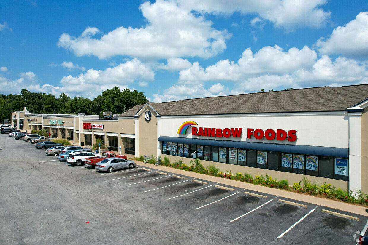 Starmount Plaza Shopping Center