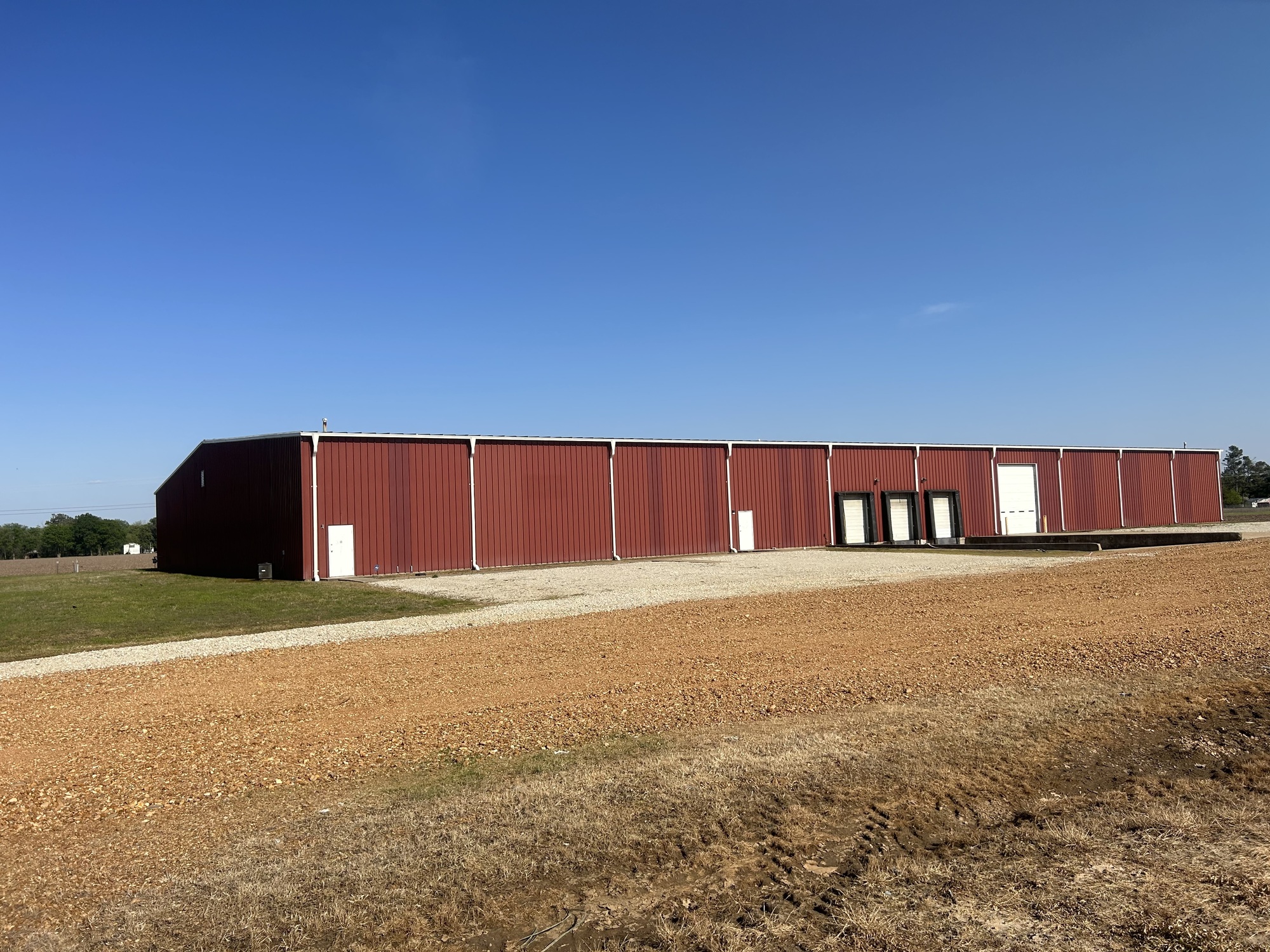 37,500 SF on 3+ acres  4