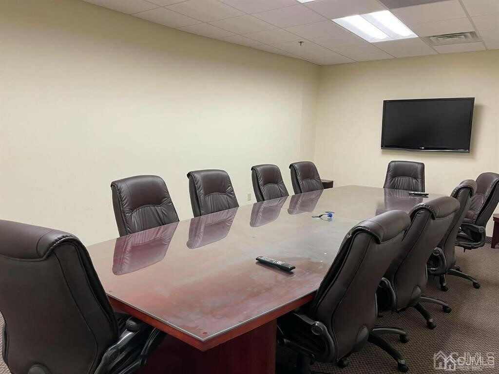 3,000 SF OFFICE SPACE FOR LEASE 4