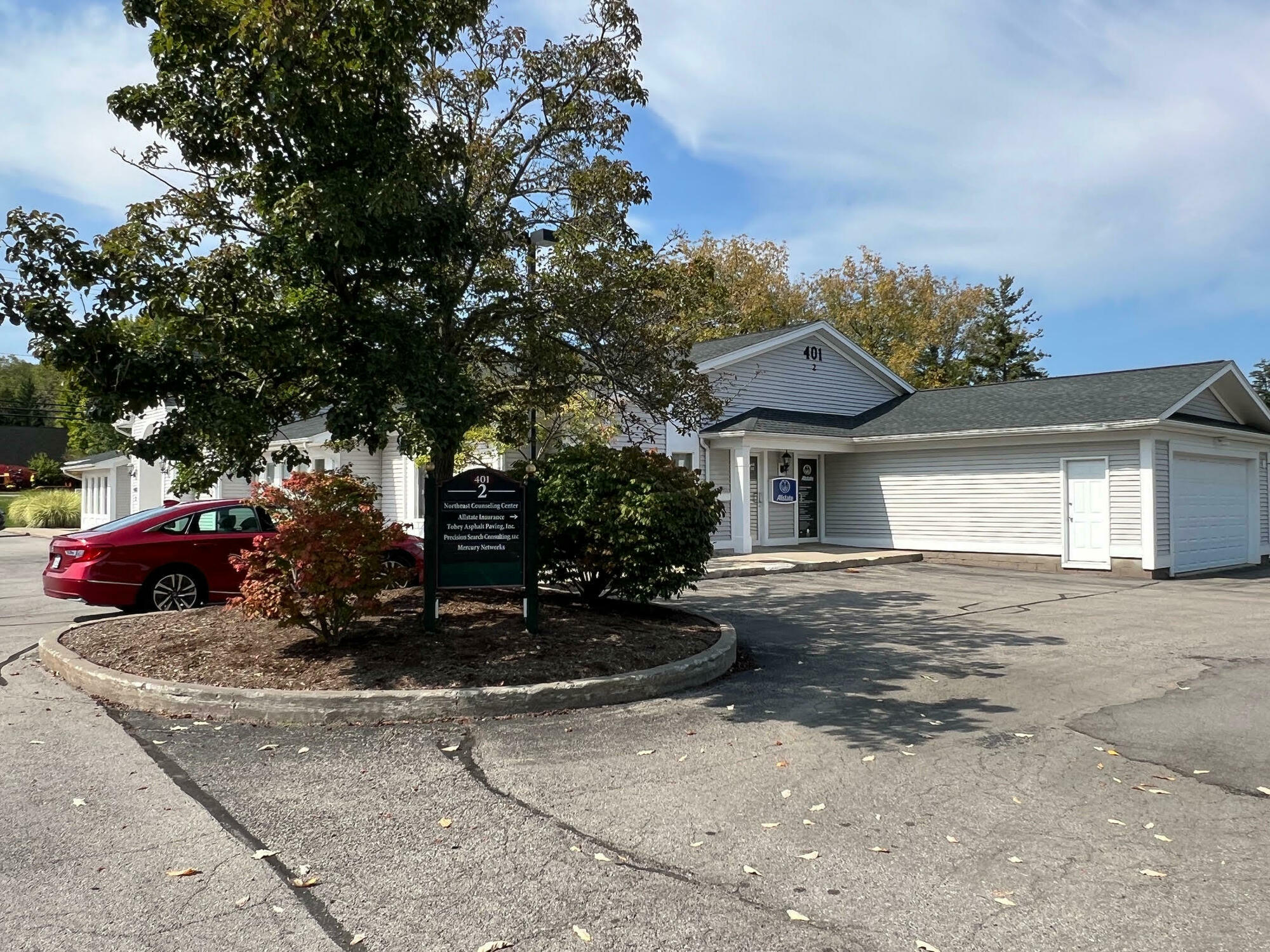 **Prime Office Suites Available at 401 Penbrooke Dr, Bldg. 2 in Pennfair Office Park** 3