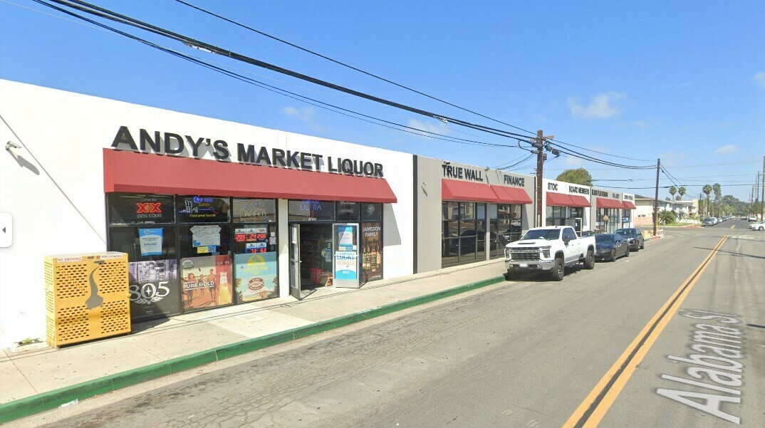 Retail in Huntington Beach