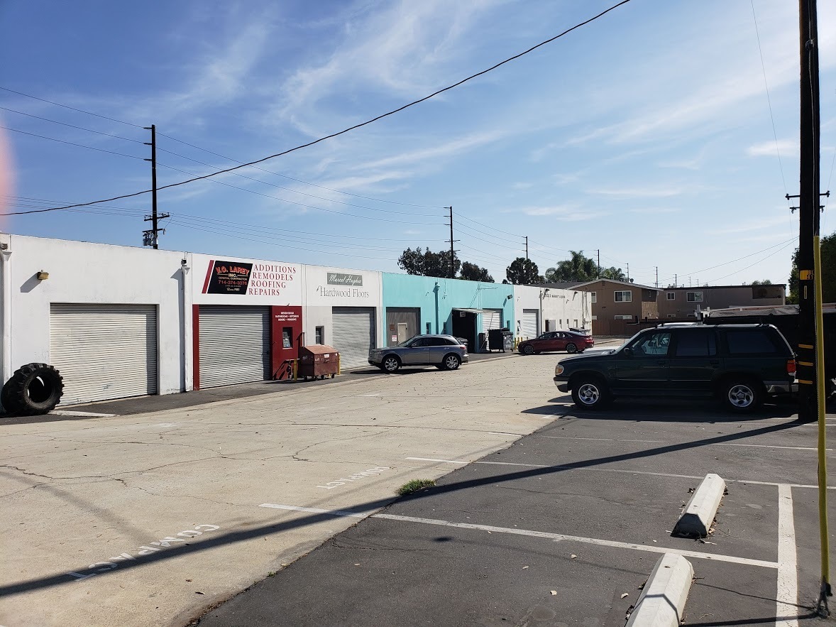 Retail in Huntington Beach 2