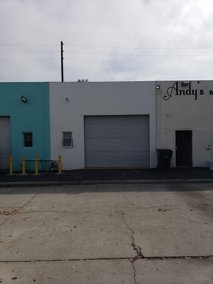 Retail in Huntington Beach 3