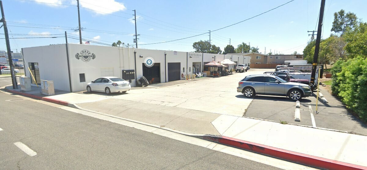 Retail in Huntington Beach 5