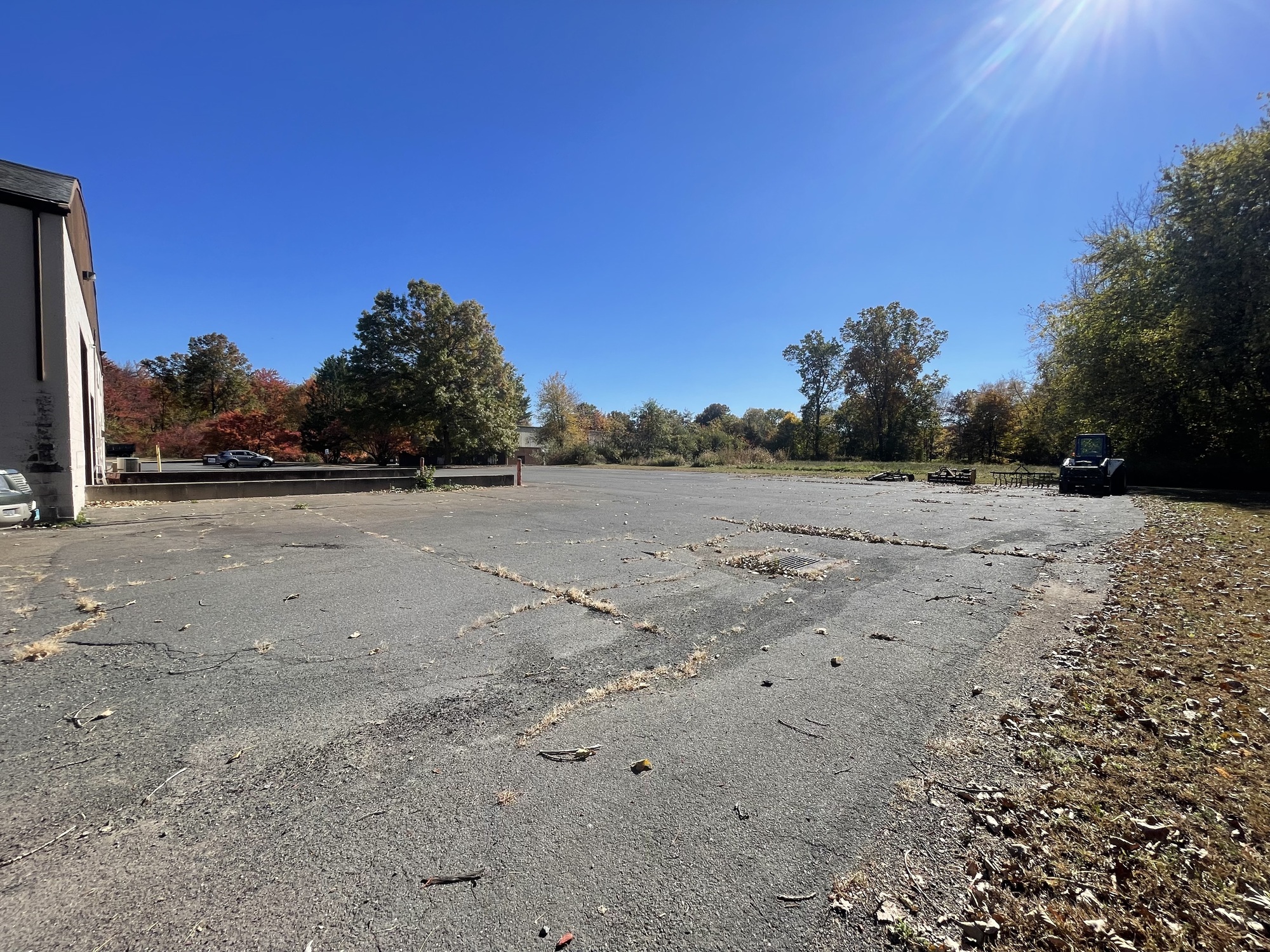 Warehouse space with office & loading dock 4