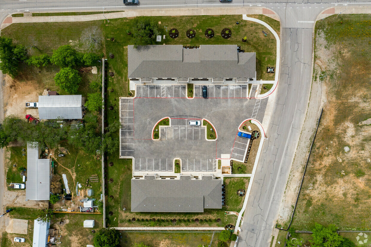1908 Yaupon Trl, Bldg 1, Suite #104 5