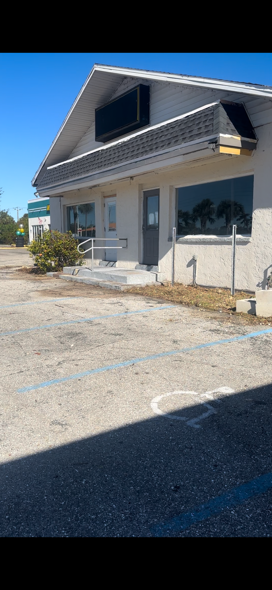 2586 Tamiami Trl Unit B - photo 4 of 9