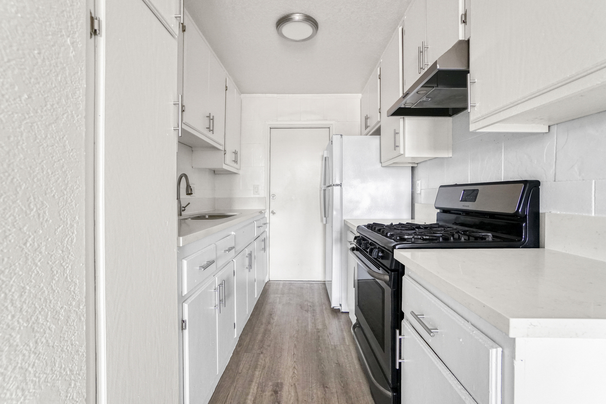 751 Cerritos Ave thumbnail 5